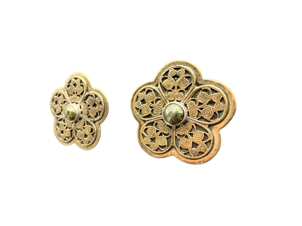 1980s Amy Kahn Russell Vermeil Etched Flower Clip Earrings with Sterling Center