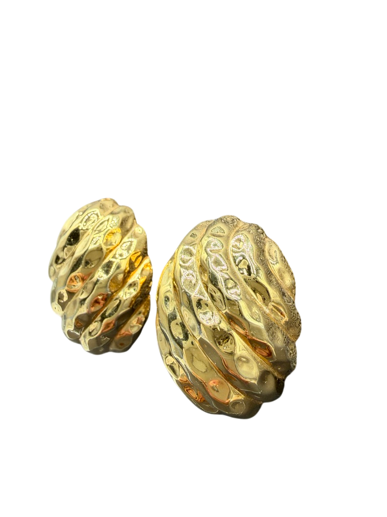 1980s Ciner Gold-Tone Hammered Oval Ribbed Clip Earrings