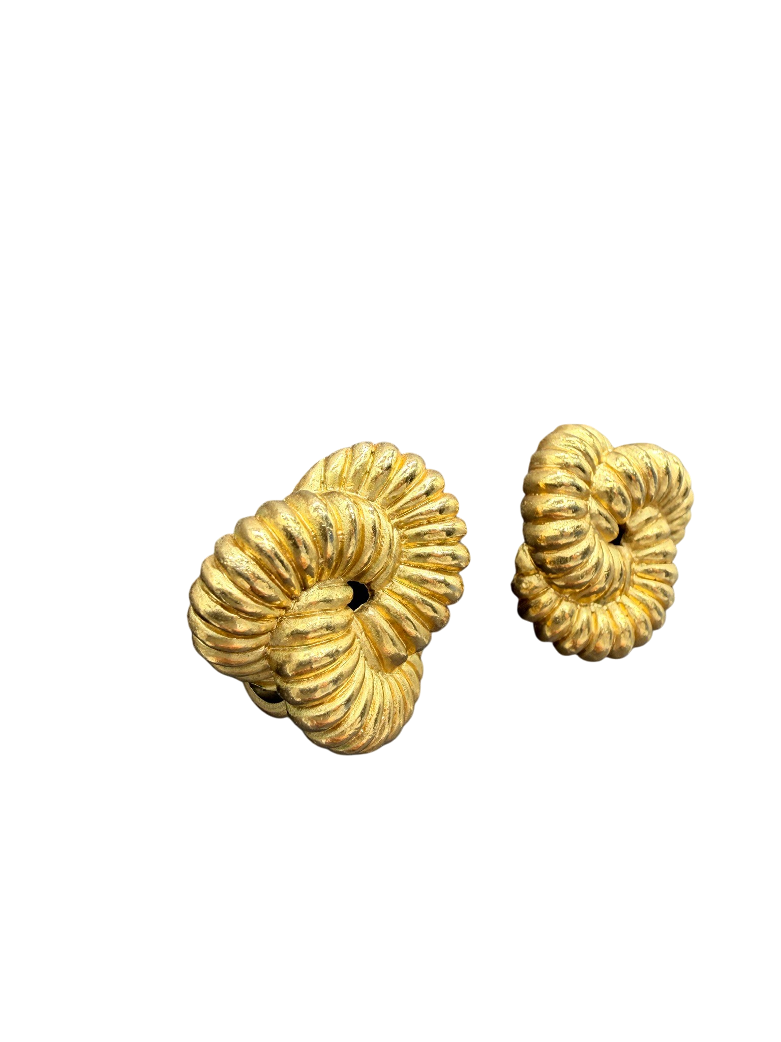 MM63 Vtg. Crown Trafari gold tone Knoted ribbed rings clip earrings