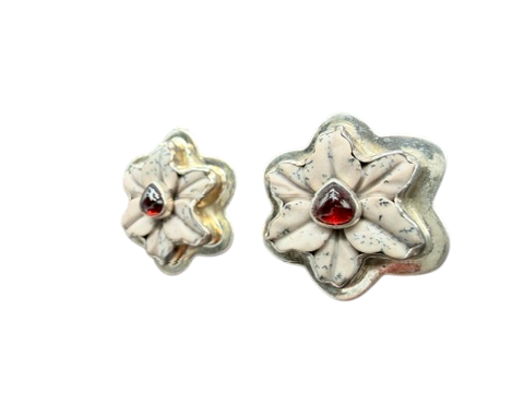 1980s Amy Kahn Russell Sterling Silver Flower Earrings with Dendritic Agate and Garnet