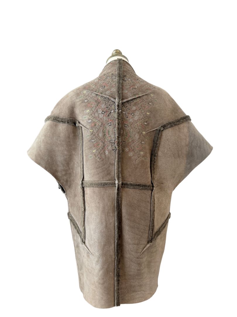 Gary Graham 100% Italian leather shearling vest jacket with aztec front emroidery