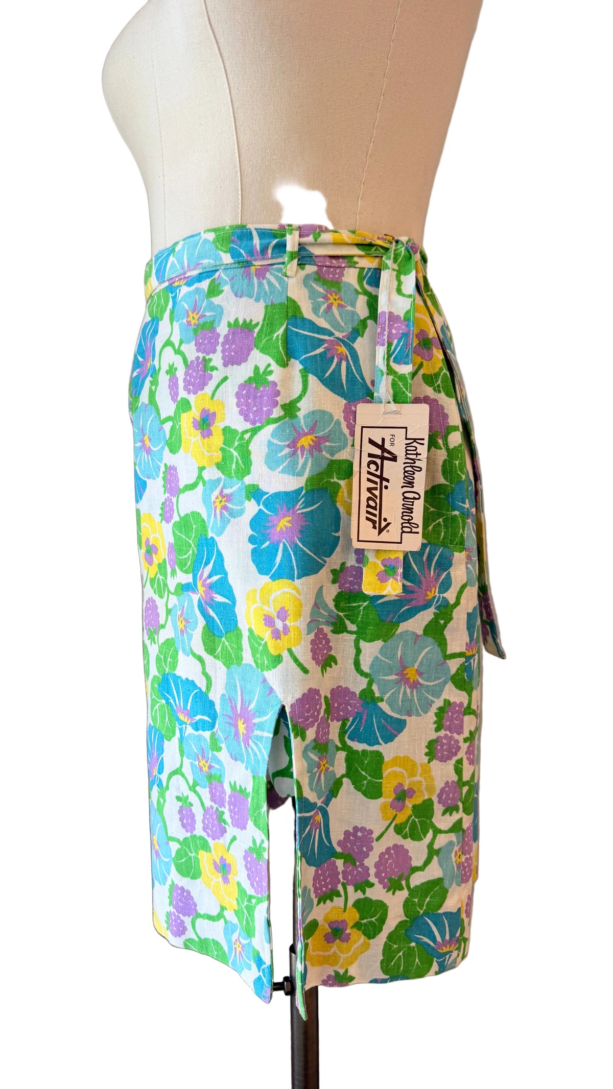 1960s Kathleen Arnold for Activair Floral Skort with Matching Belt