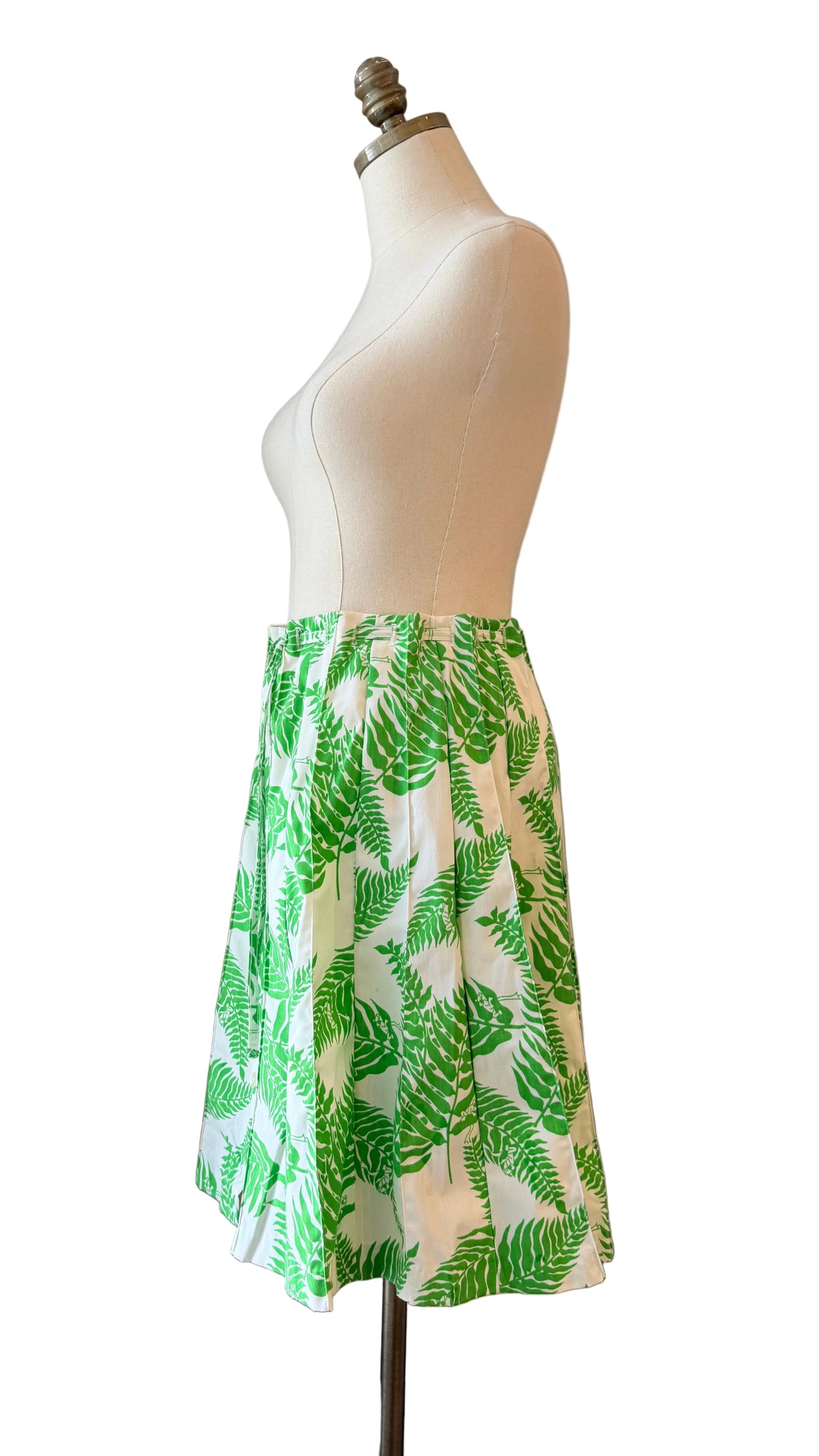 1970s Julia Montgomery Frog Tog Pleated Button-Front Fern Print Skort