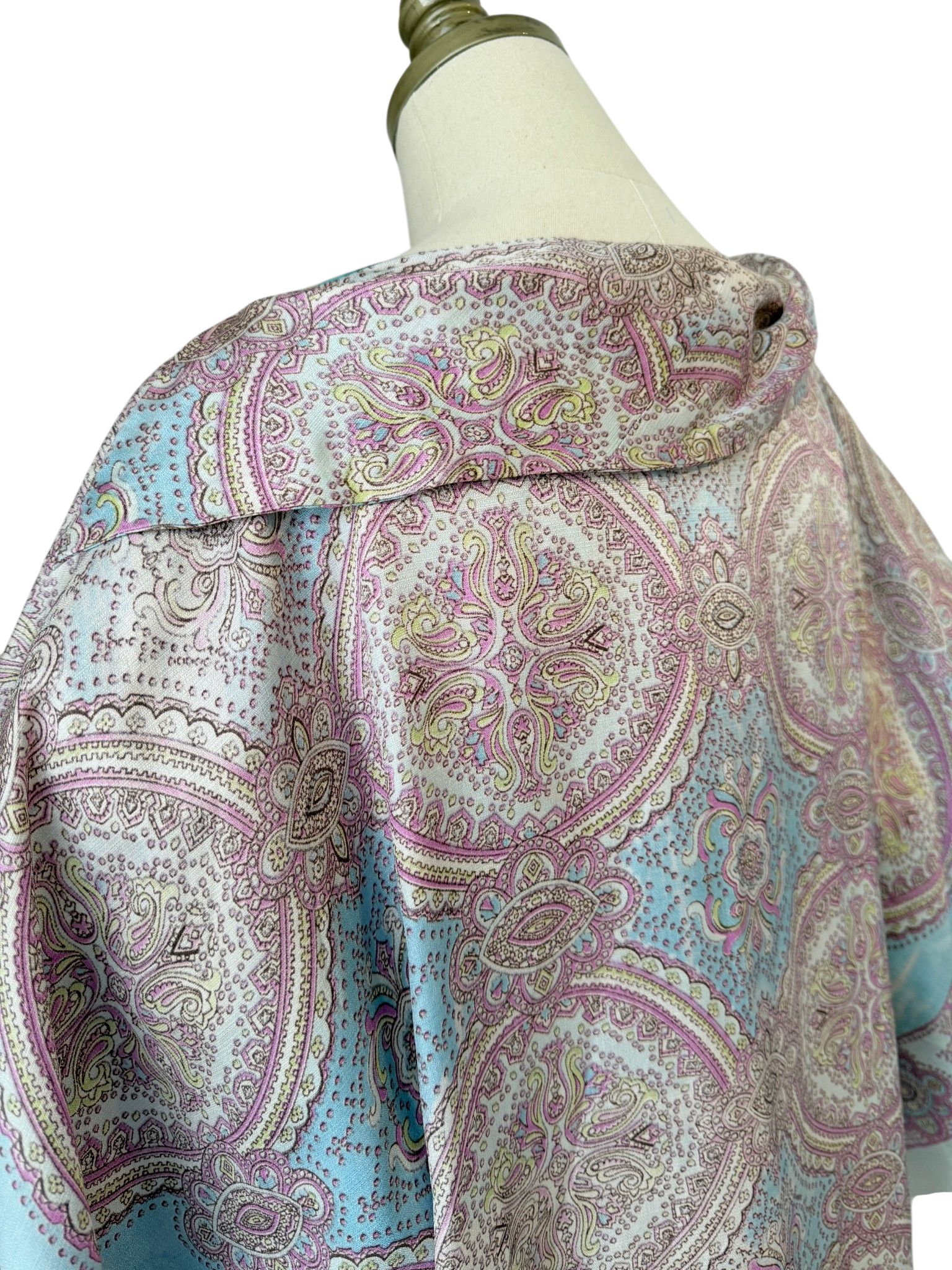 1970s Pastel Moroccan Print Caftan with Shawl Collar