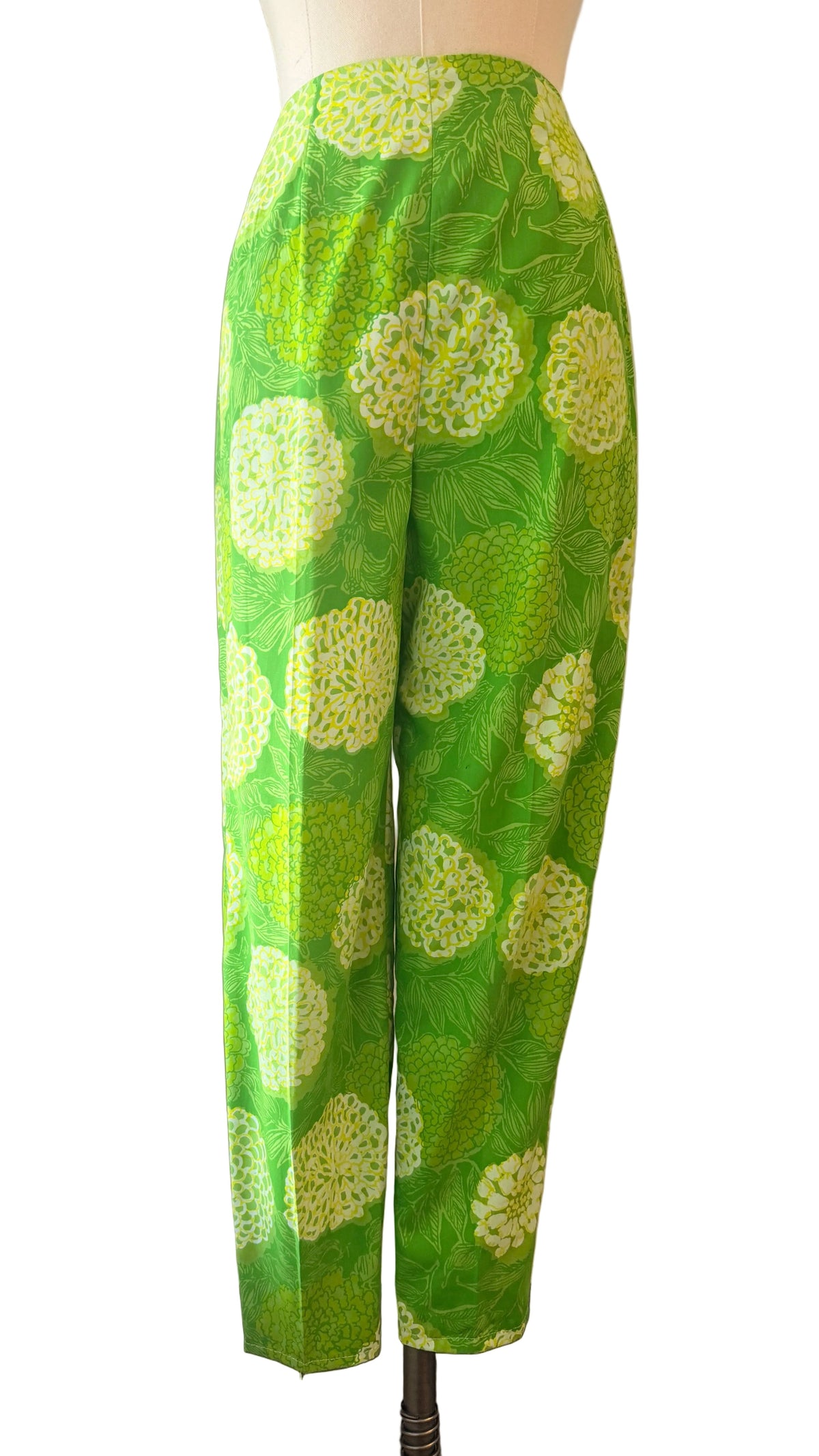 1960s The Lilly by Lilly Pulitzer Green Floral Cropped Pants with Back Zipper