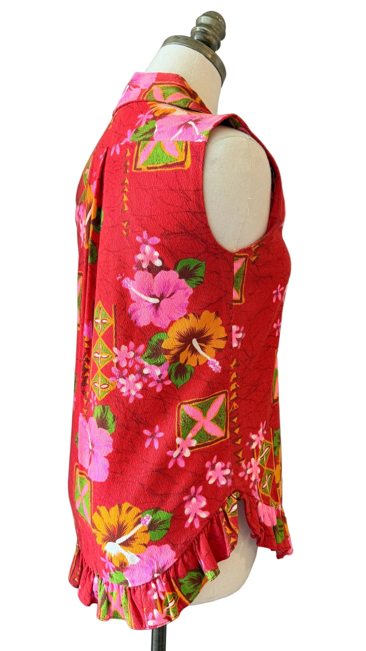 1960s Black Point Hawaii Tropical Print Button-Front Top with Dagger Collar & Ruffle Hem