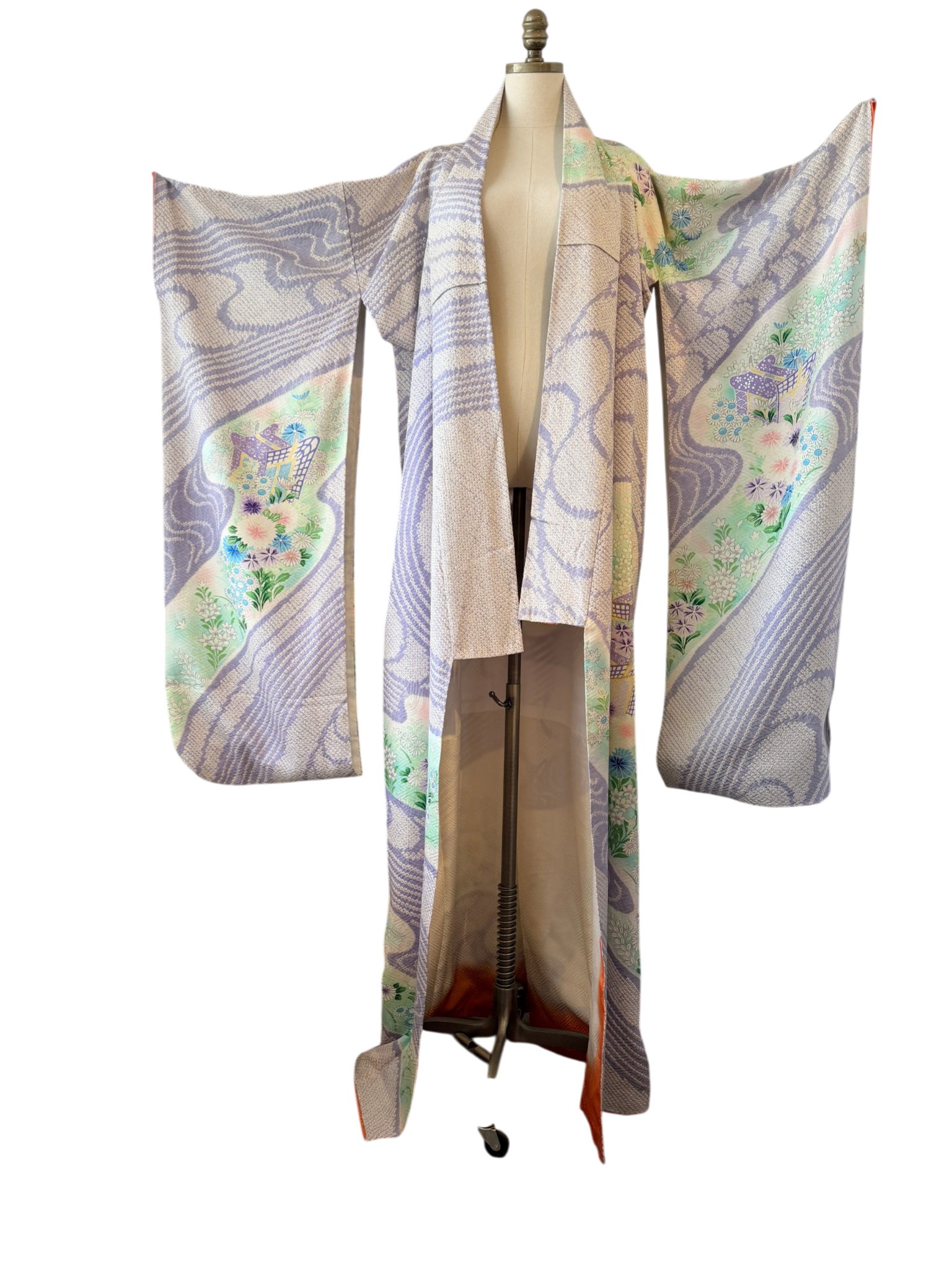 1950s Lavender Silk Floral Traditional Kimono