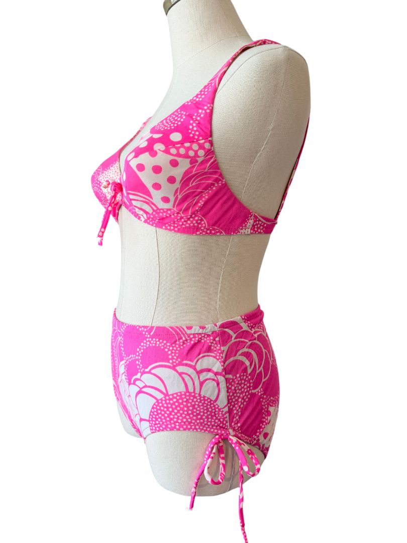 PM107 1960s Rose Marie Reid pink & white mod print 2pc bikini