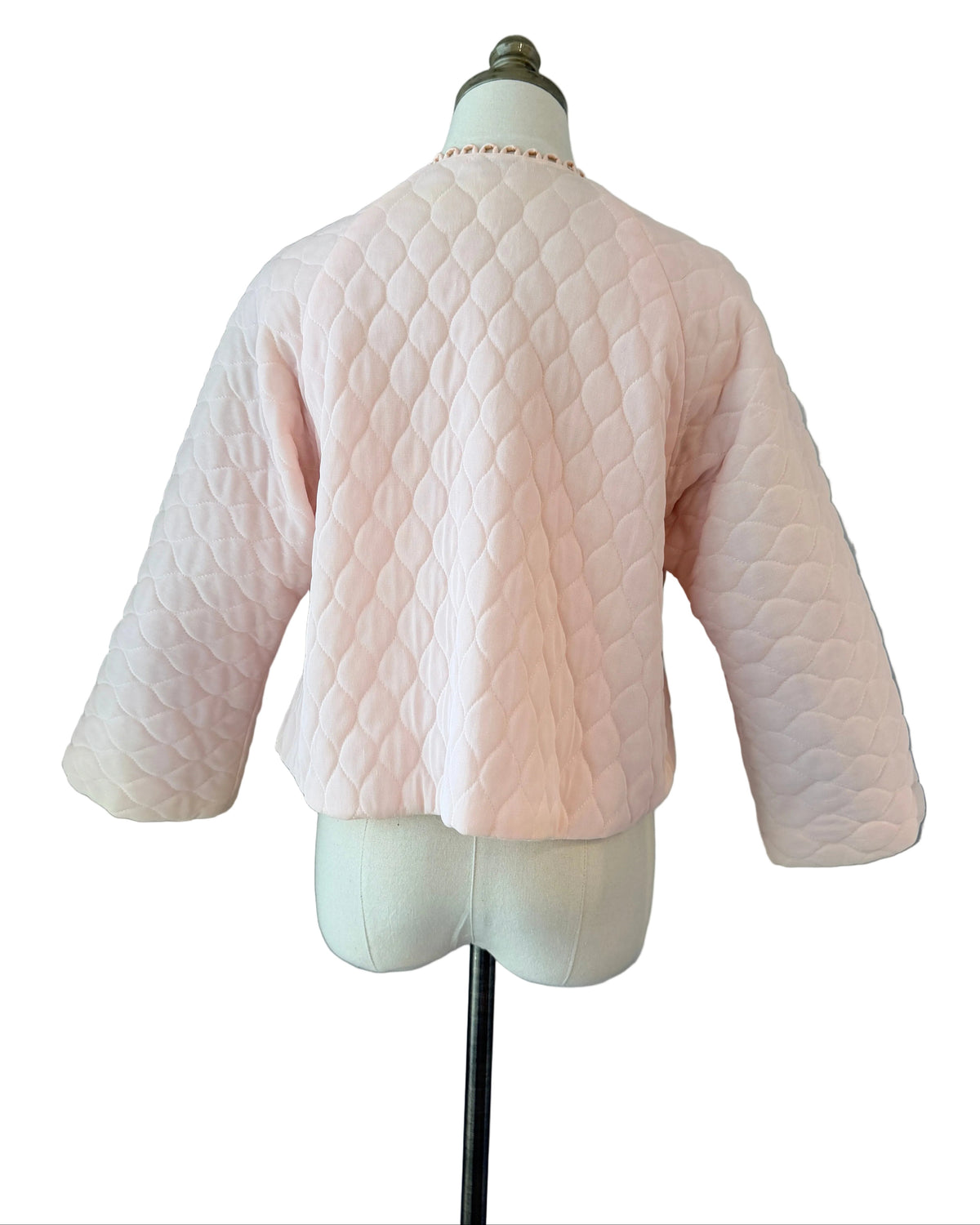1950s Bonwit Teller Pink Quilted Cropped Bed Jacket with Scalloped Ribbon Neckline