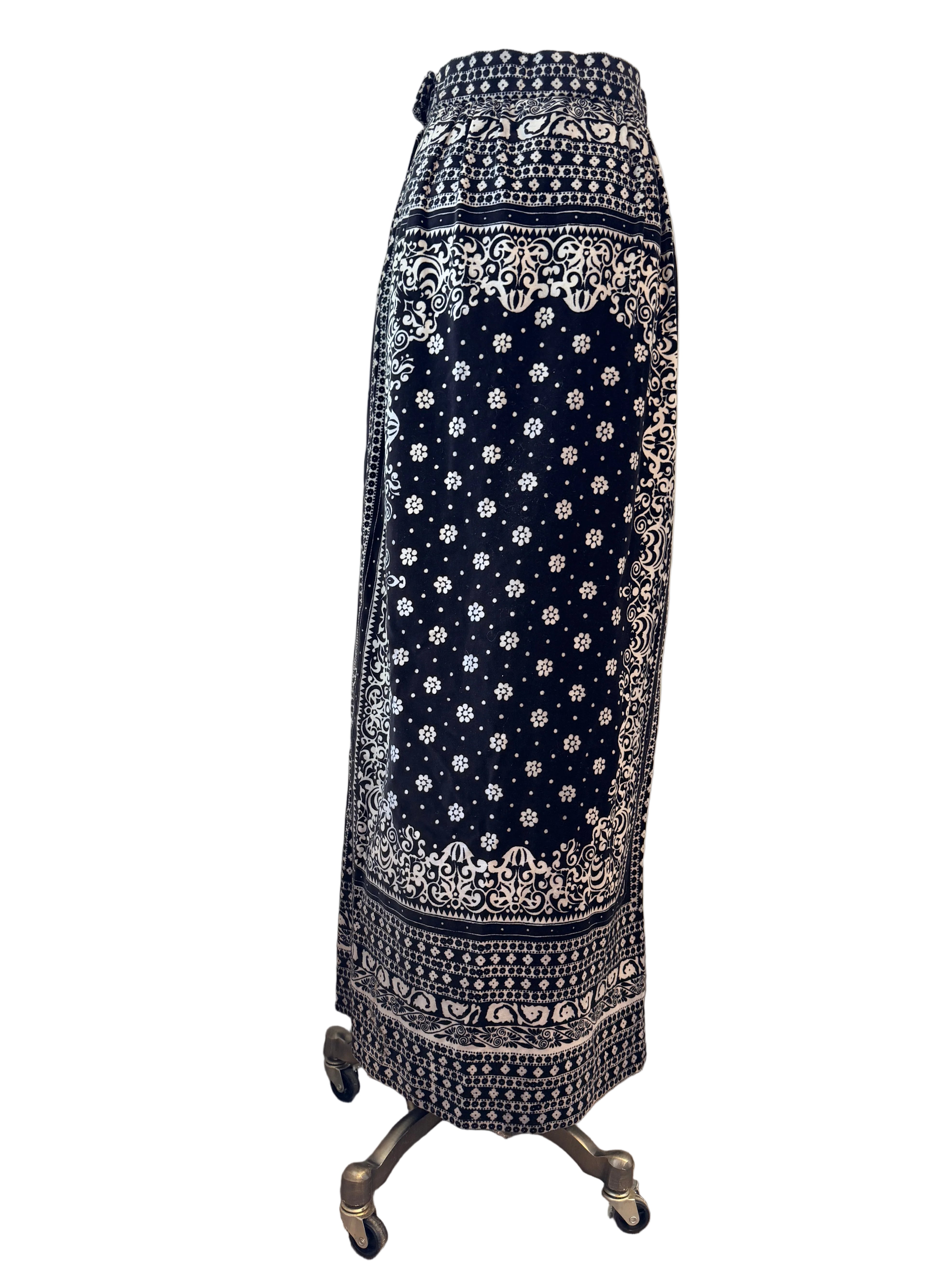 1970s Mr. Dino for Bonwit Teller Black Velvet Maxi Skirt with White Bandana Print