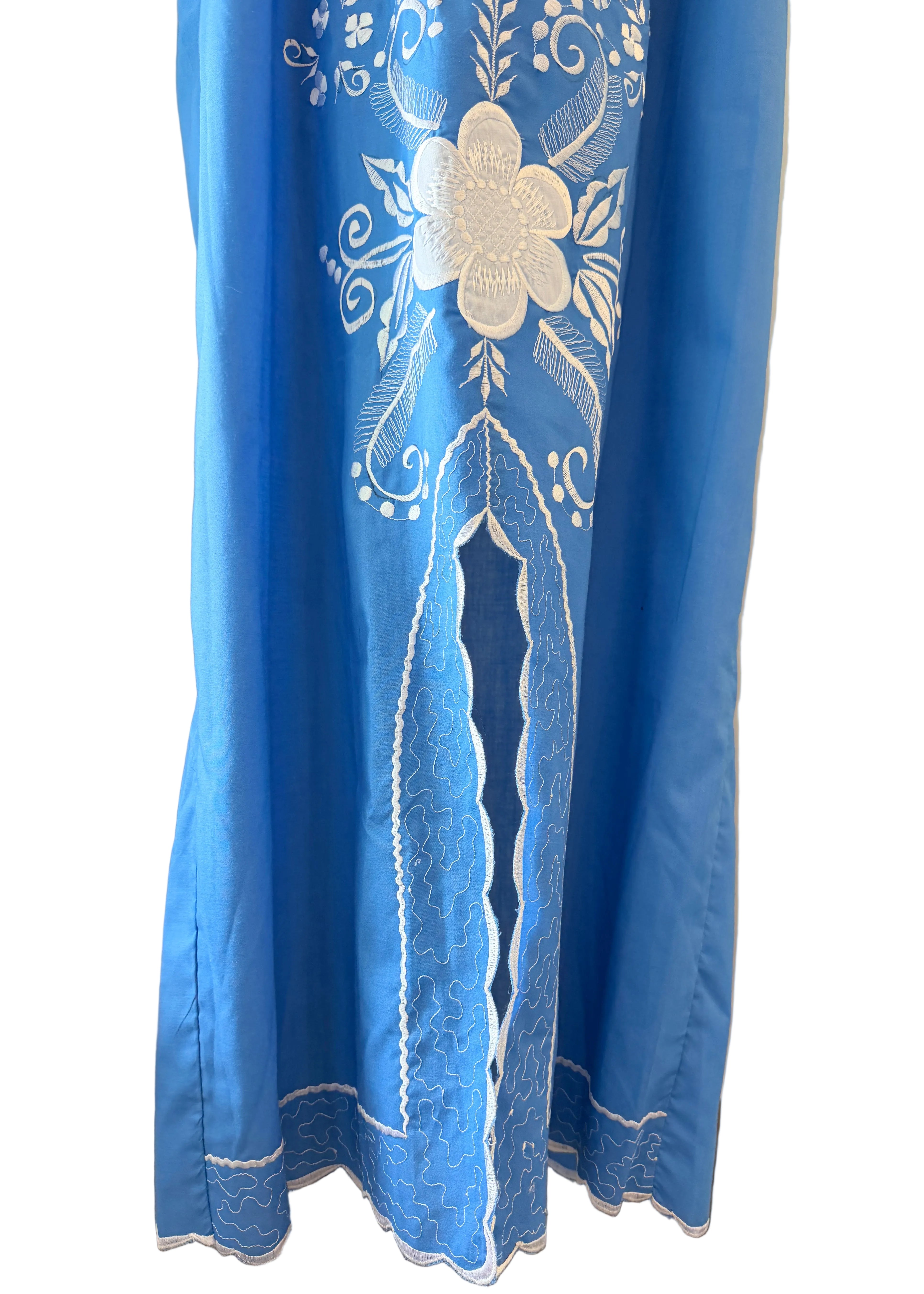 1970s Blue Cotton Caftan Dress with White Floral Embroidery & Front Slit