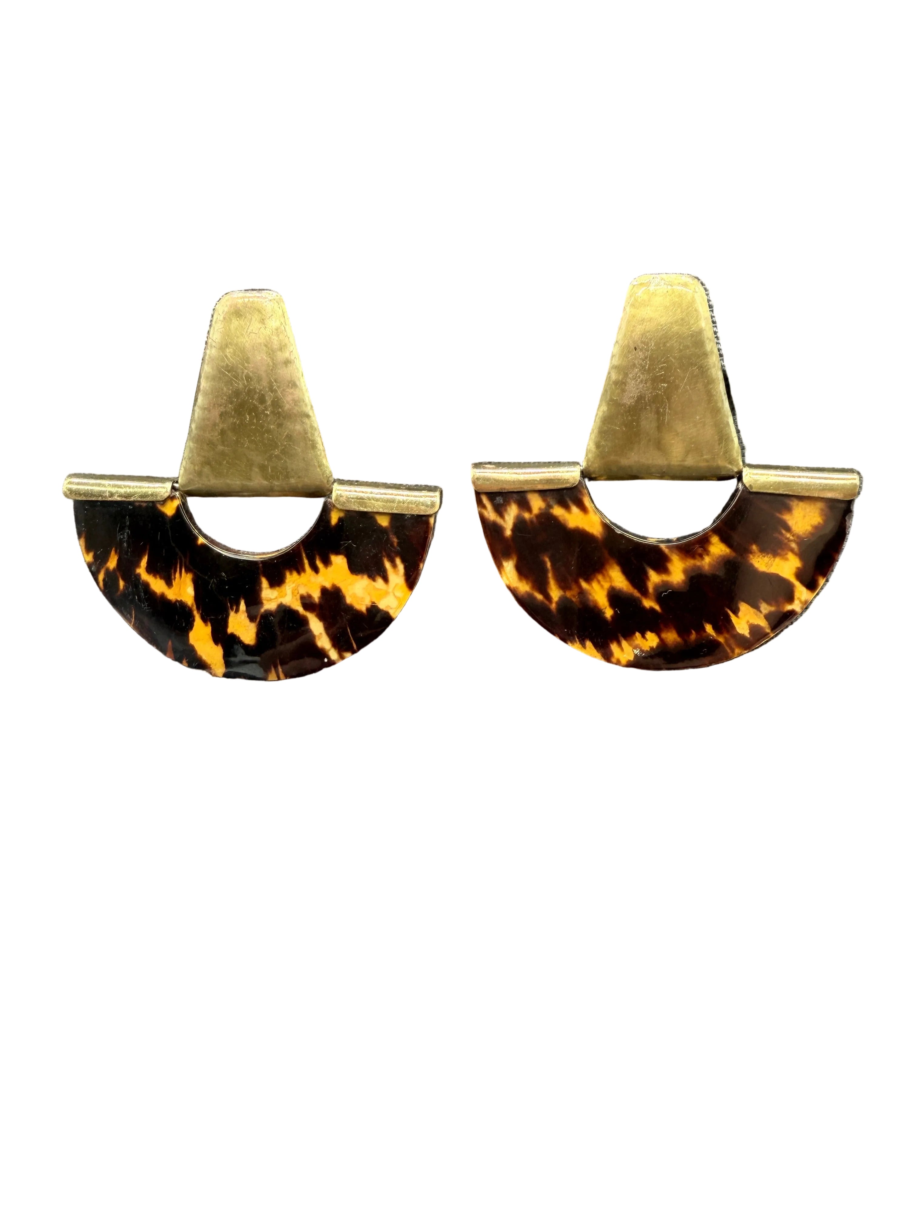 MB12 1980s French Brass triangle clip earrings with hinged torroise print enamel 1/2 rounds