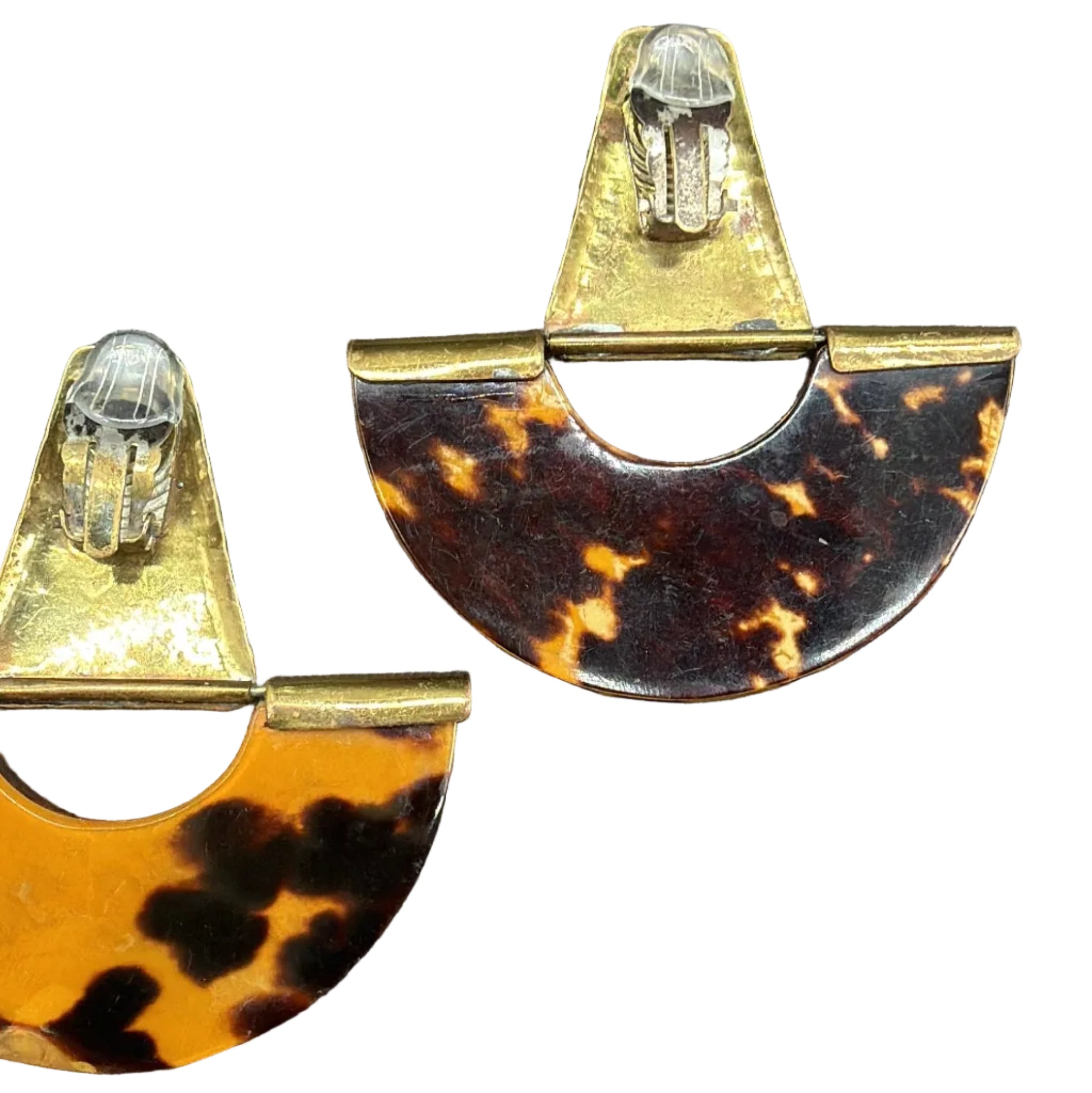 MB12 1980s French Brass triangle clip earrings with hinged torroise print enamel 1/2 rounds