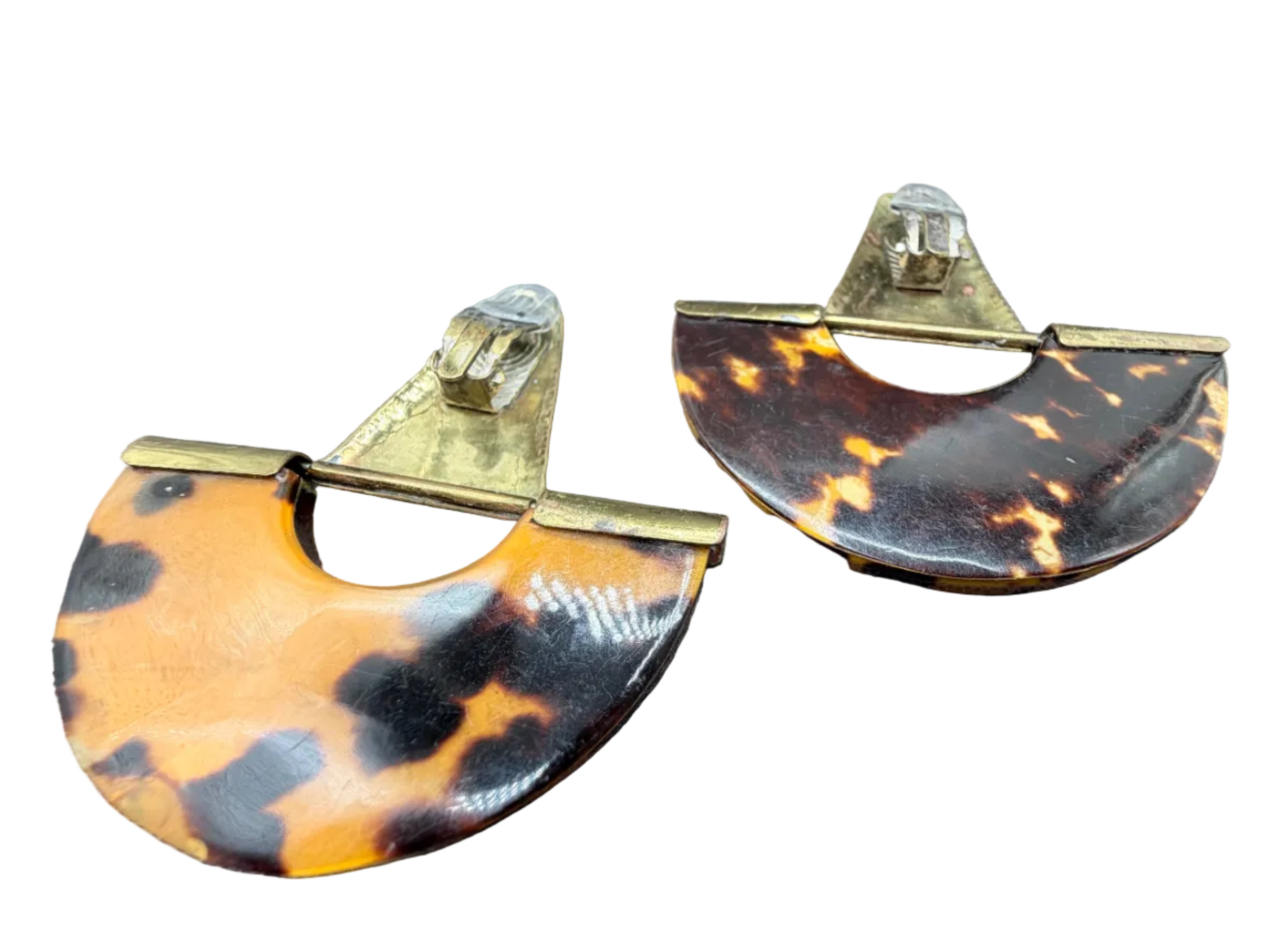 MB12 1980s French Brass triangle clip earrings with hinged torroise print enamel 1/2 rounds