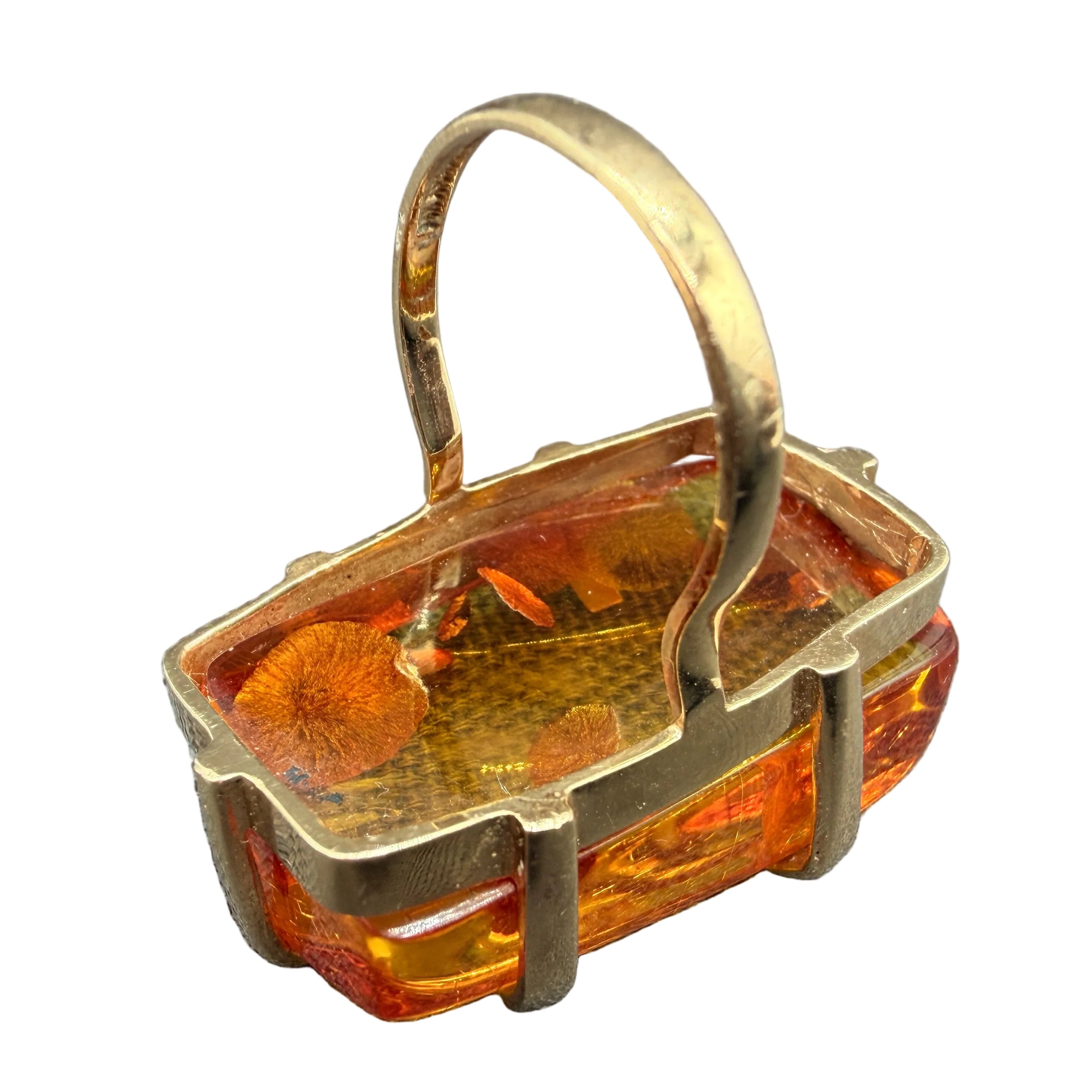 1970s 14K Gold Amber Ring with Sculptural Claw Prongs