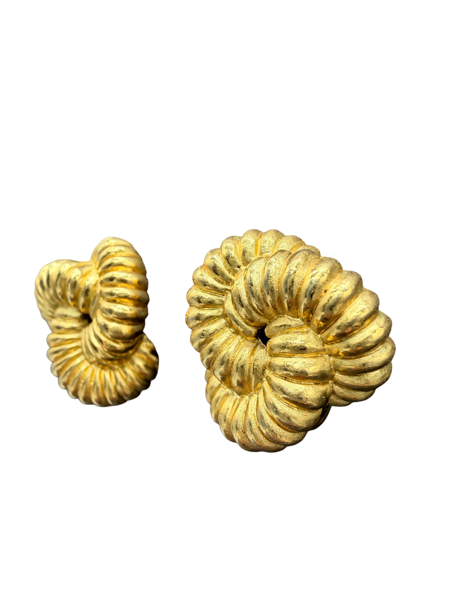 MM63 Vtg. Crown Trafari gold tone Knoted ribbed rings clip earrings