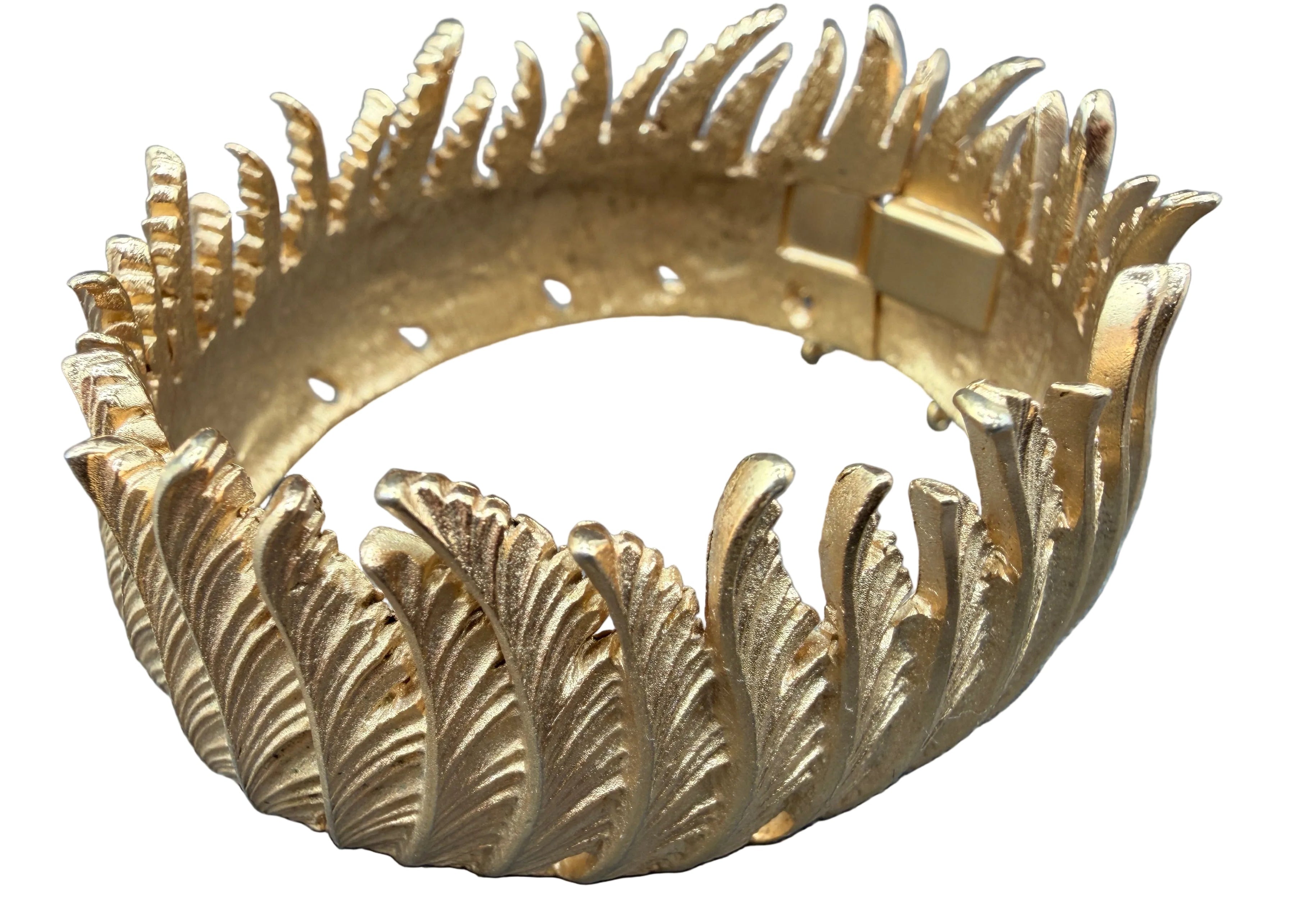 1960s Crown Trifari Gold-Tone Feather Hinged Bangle Bracelet