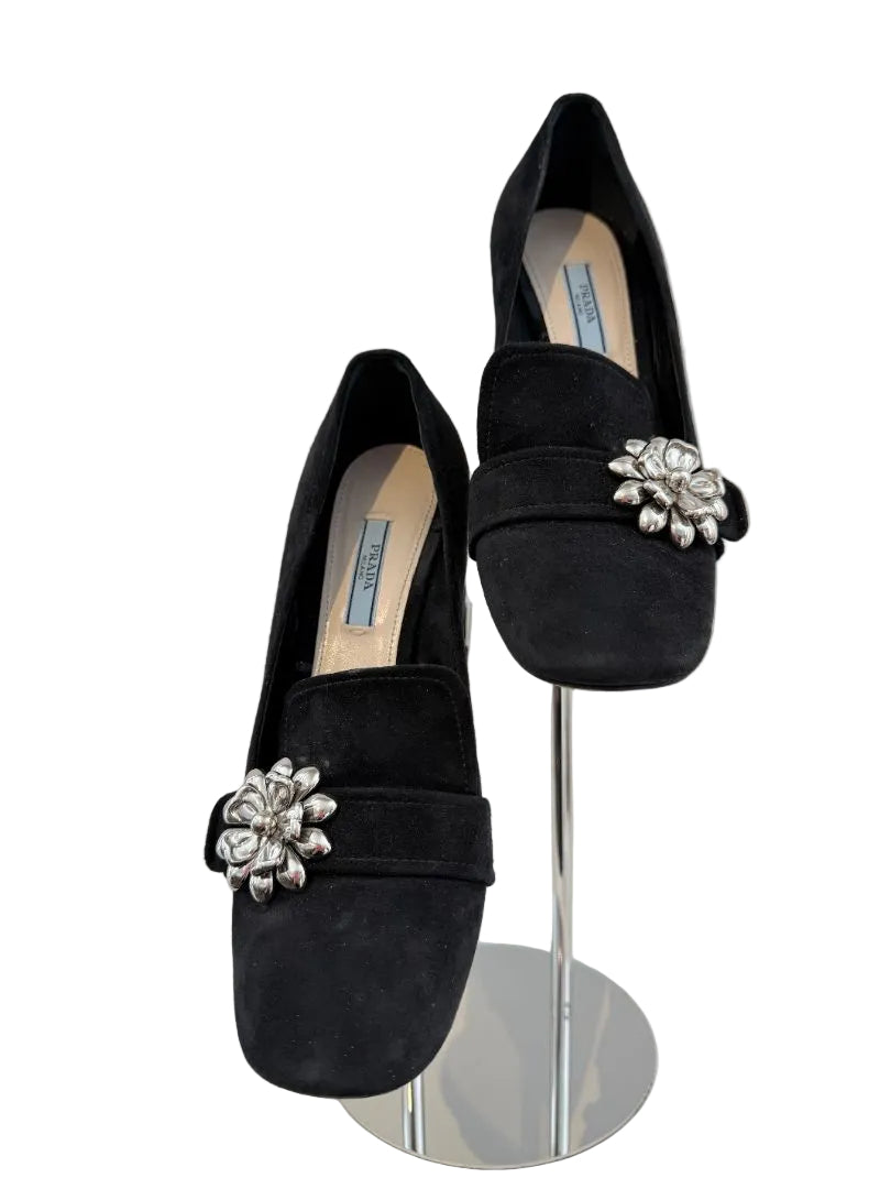 Prada Calzature Donna Black Suede Heeled Loafers with 3D Silver Flower