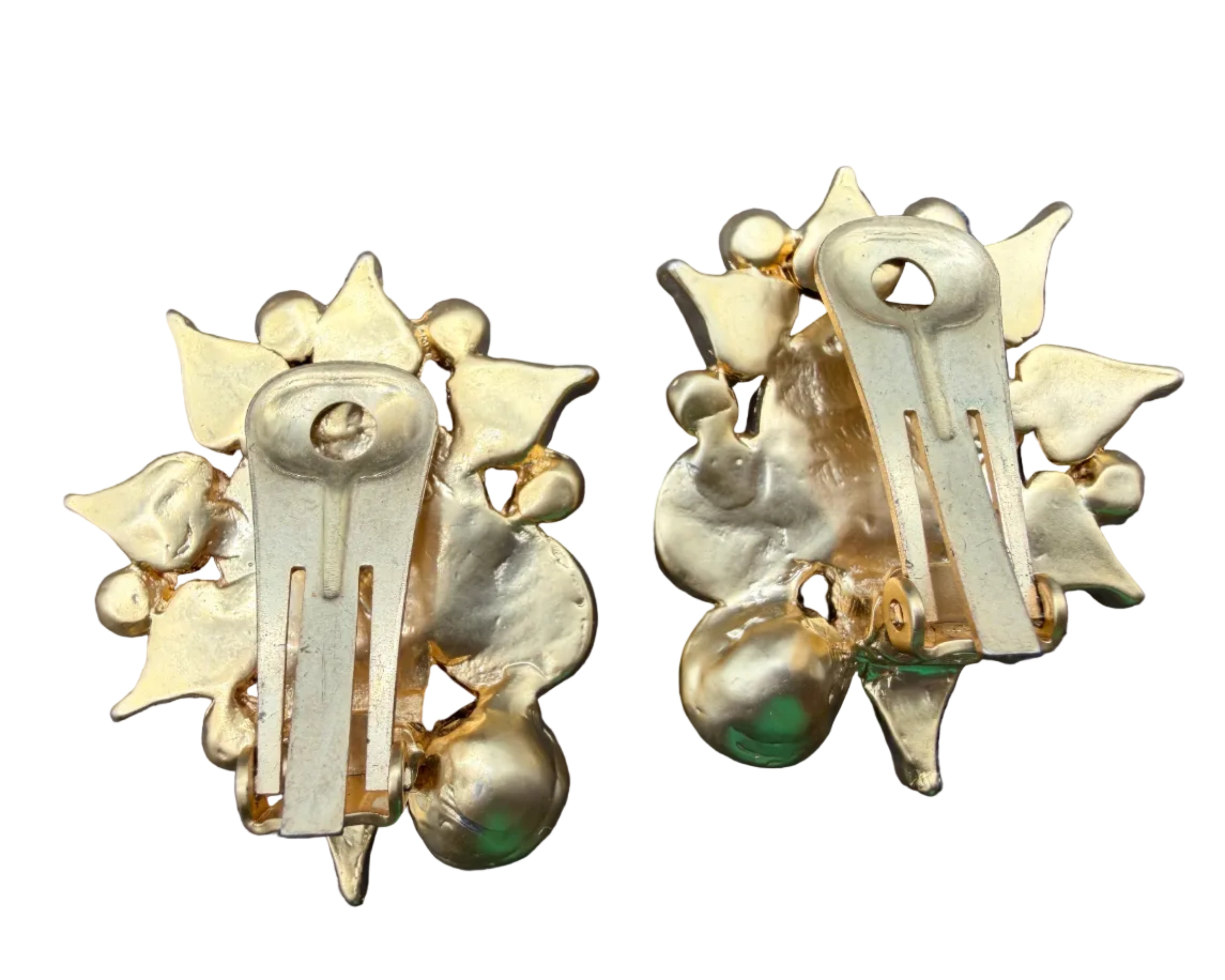 1980s Matte Gold-tone abstract flower clip on earrings with black & white enamel and clear rhinestone accent stone