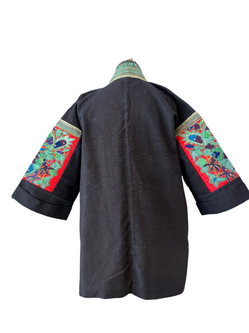 Traditional Chinese Jifu Embroidered Jacket with Dragon Motif