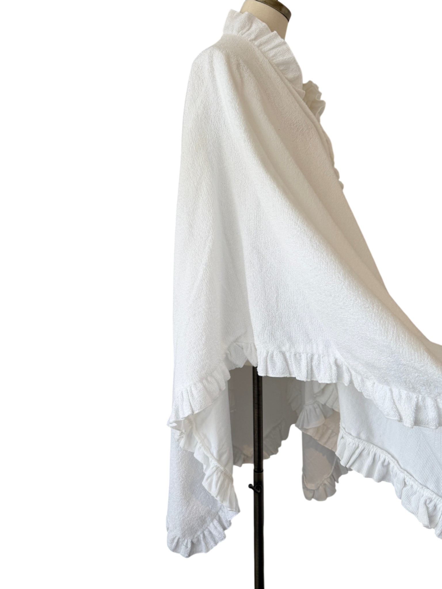 1970s Gottex White Terry Cloth Wrap with Ruffled Edge