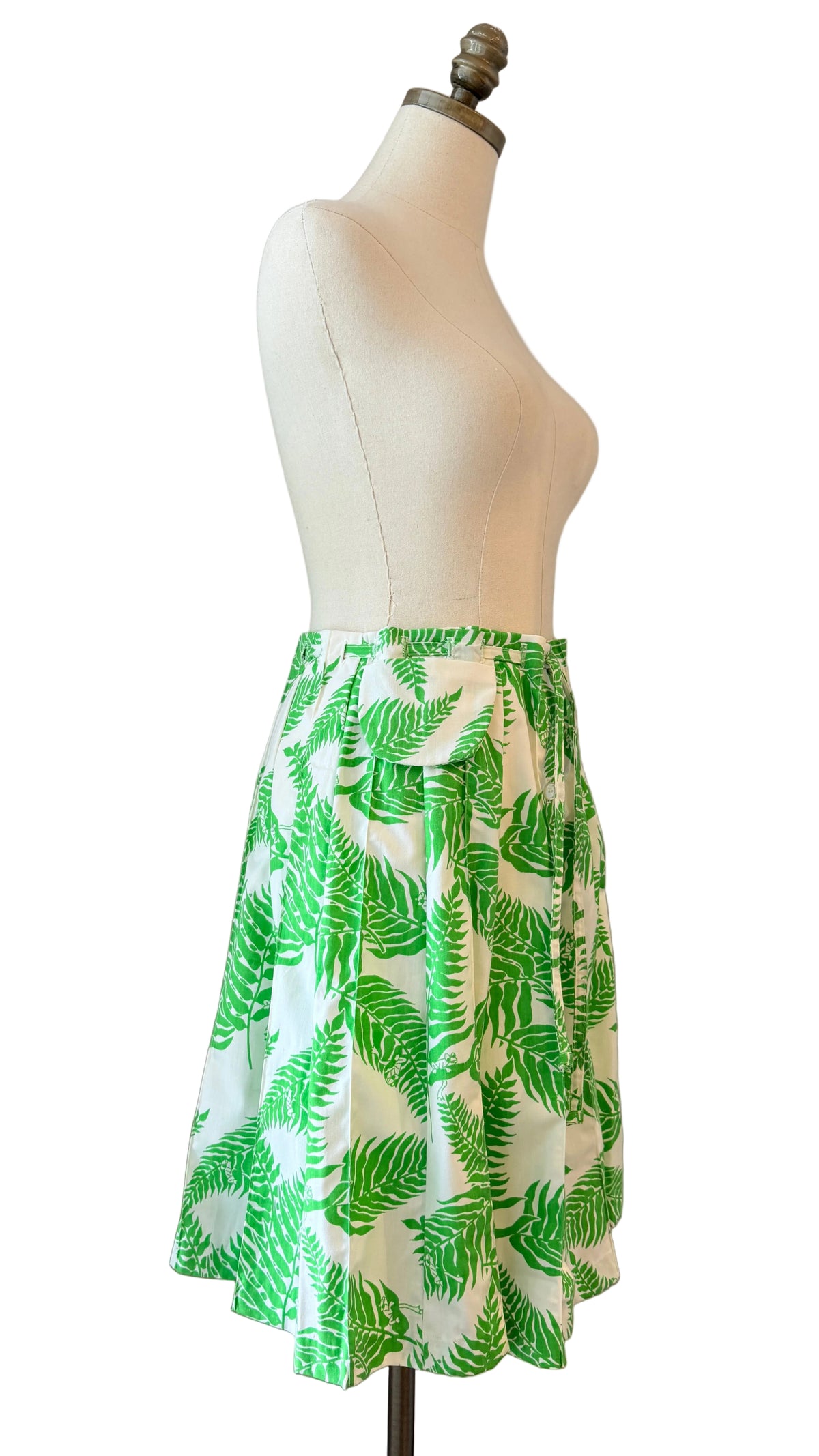 1970s Julia Montgomery Frog Tog Pleated Button-Front Fern Print Skort