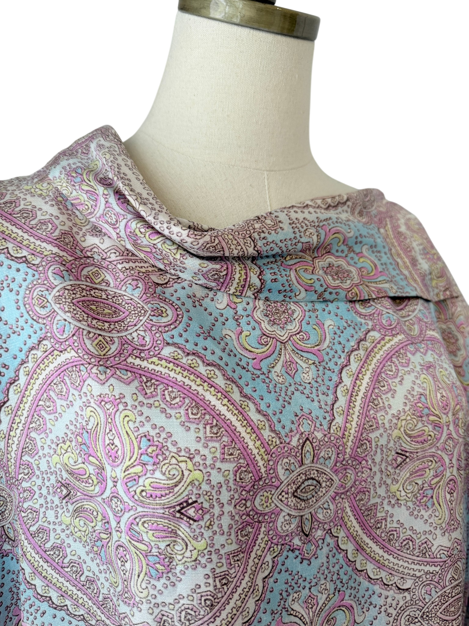 1970s Pastel Moroccan Print Caftan with Shawl Collar
