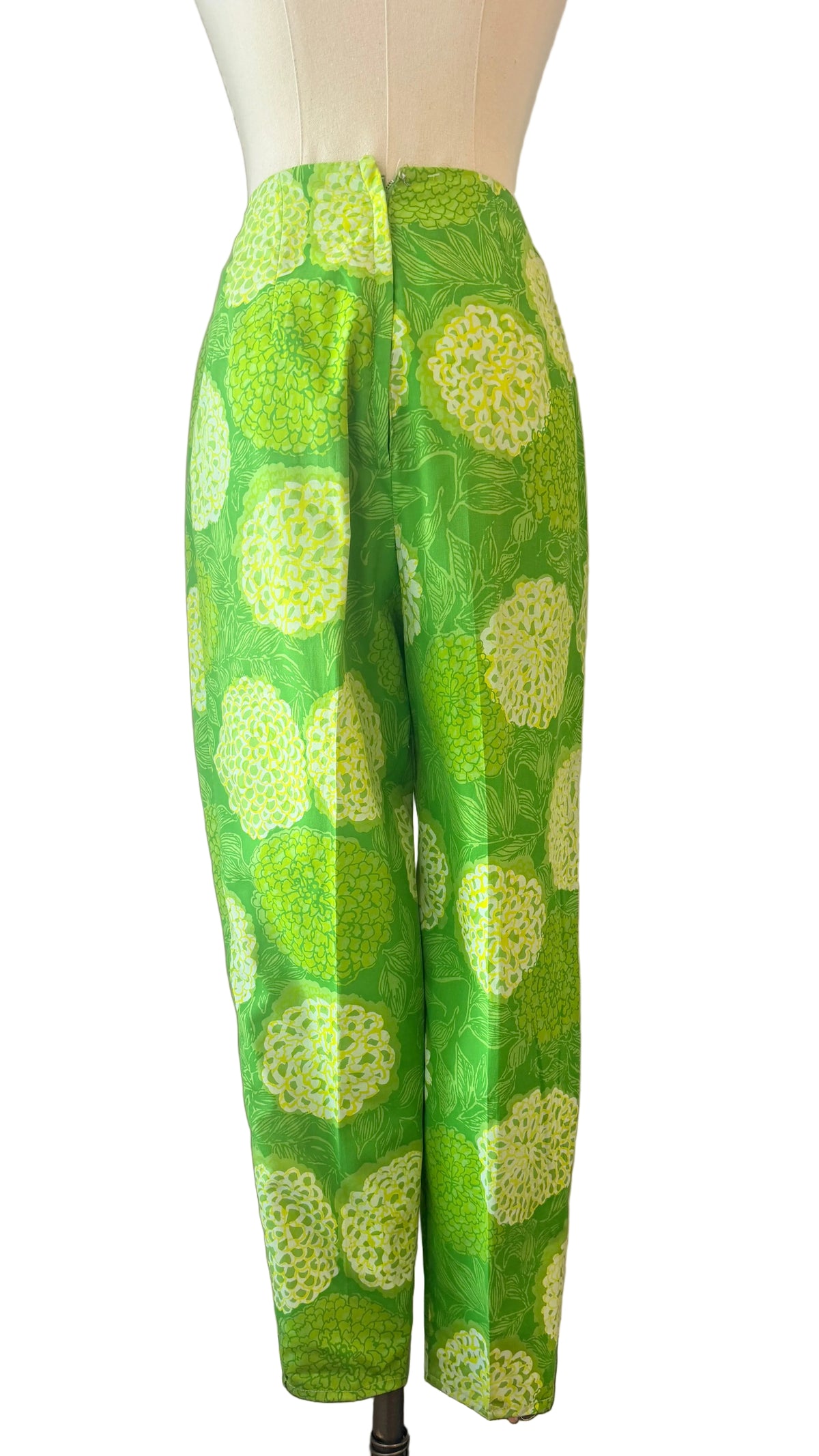 1960s The Lilly by Lilly Pulitzer Green Floral Cropped Pants with Back Zipper