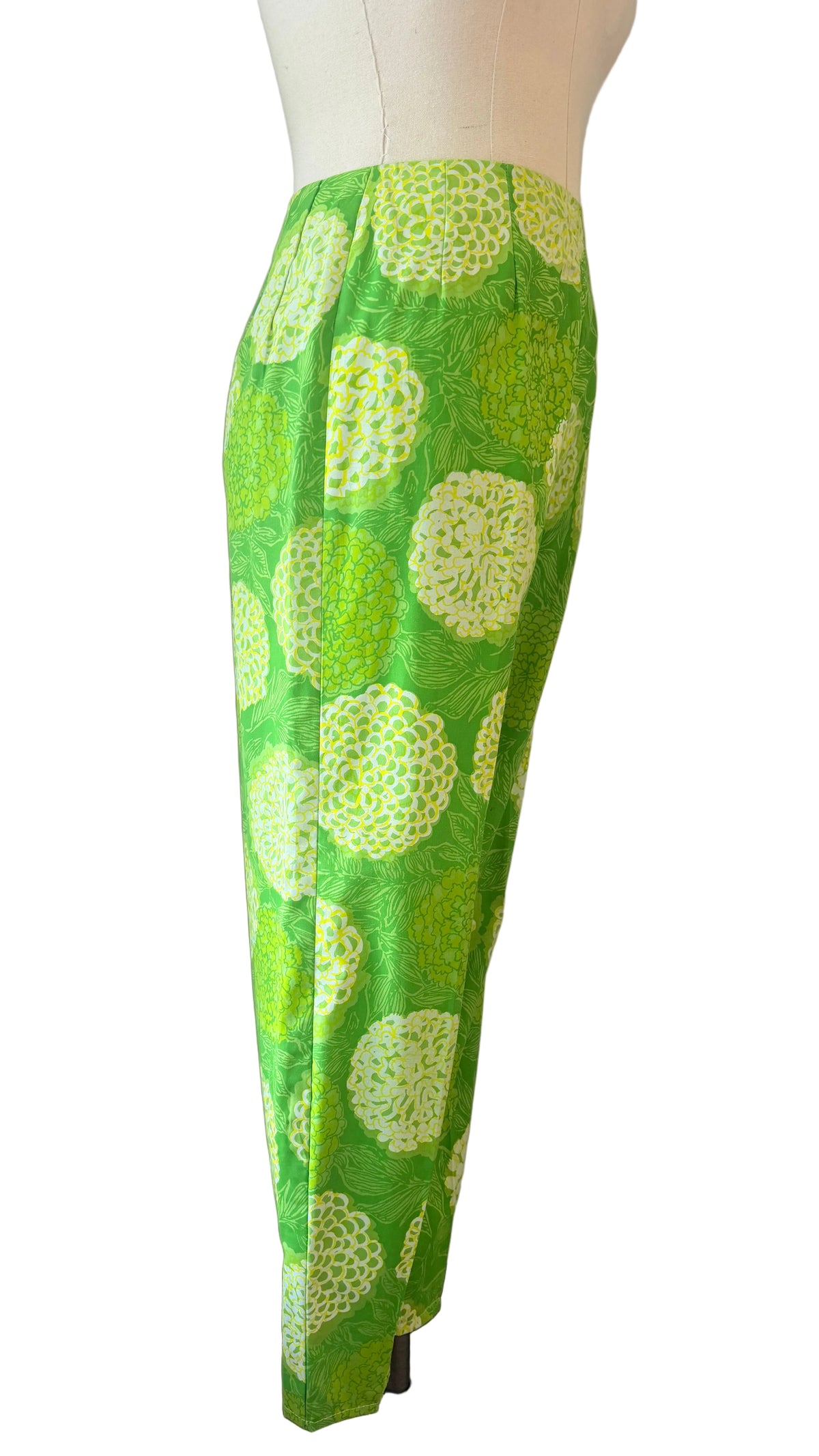 1960s The Lilly by Lilly Pulitzer Green Floral Cropped Pants with Back Zipper