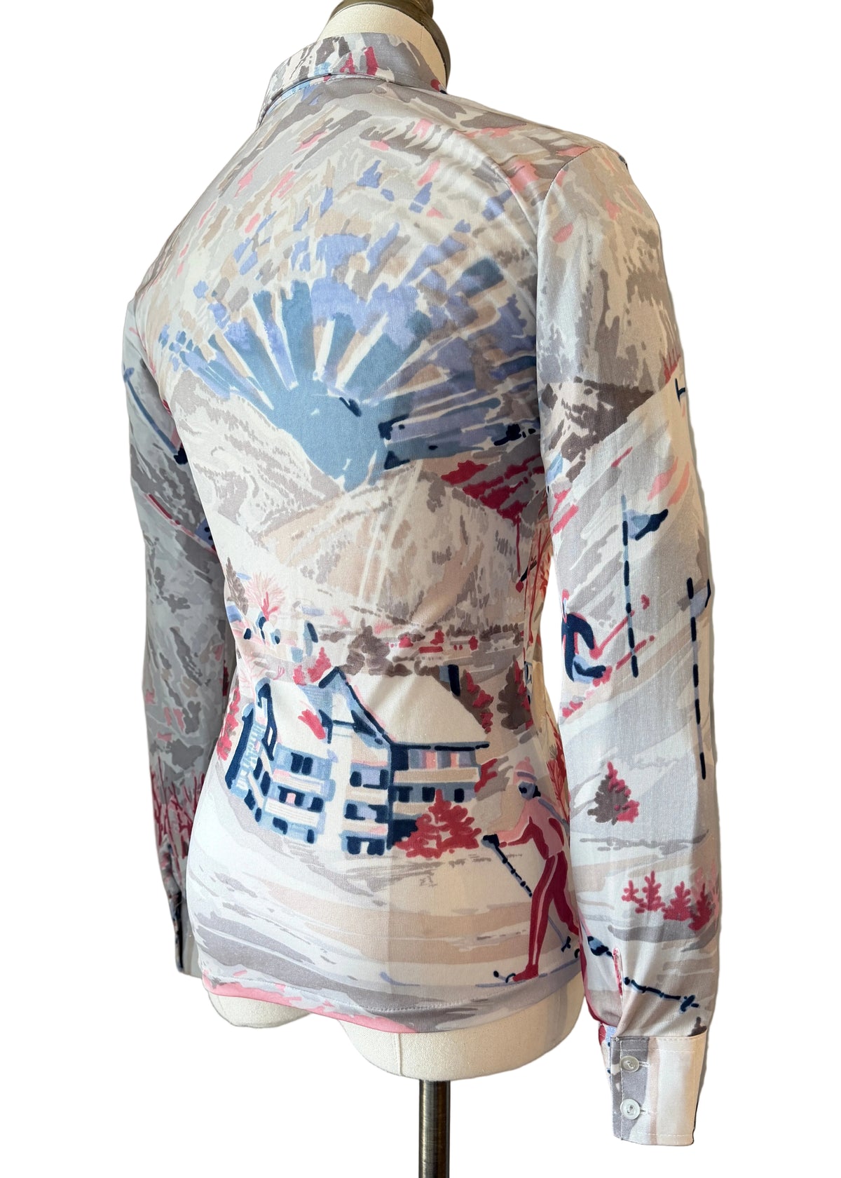 1970s Silk Novelty Ski & Chalet Print Blouse with Dagger Collar