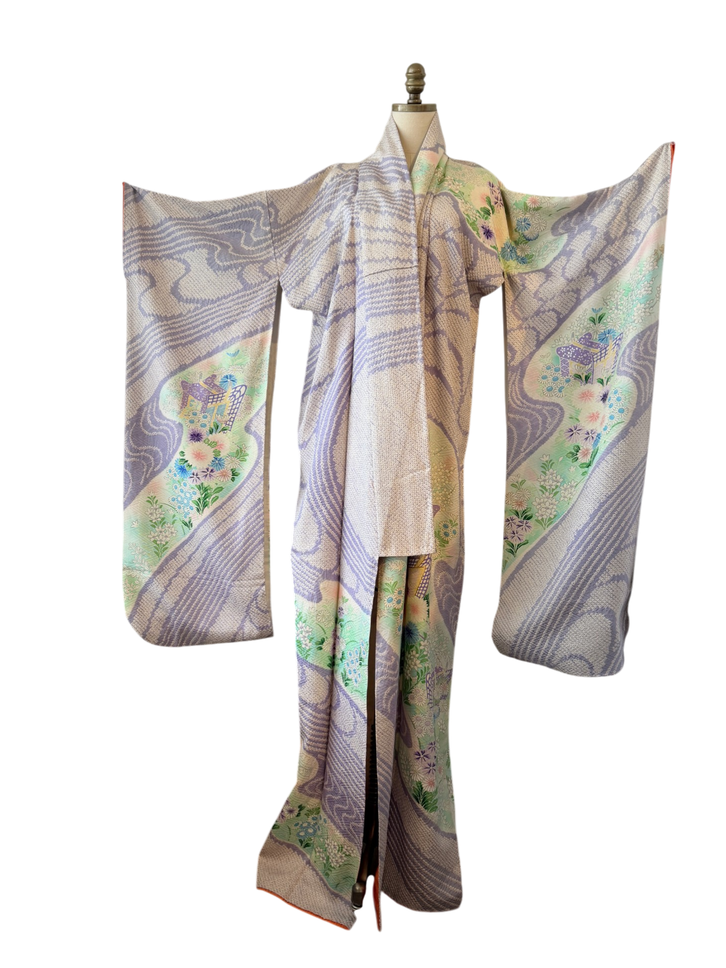 1950s Lavender Silk Floral Traditional Kimono