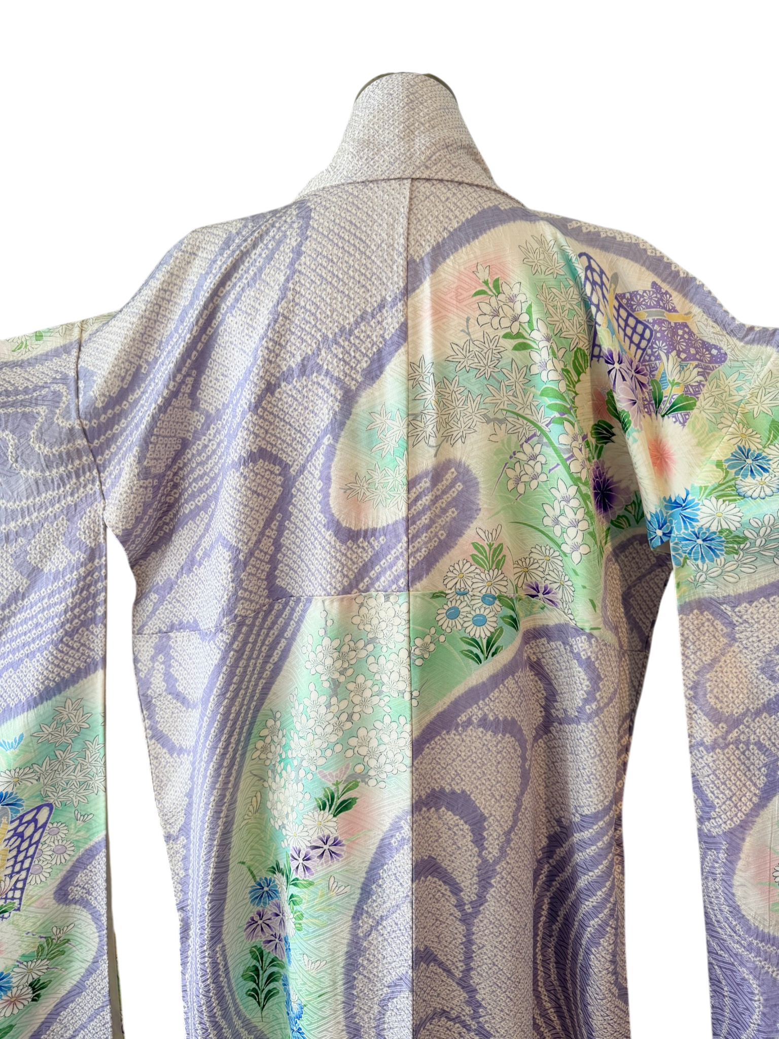 1950s Lavender Silk Floral Traditional Kimono