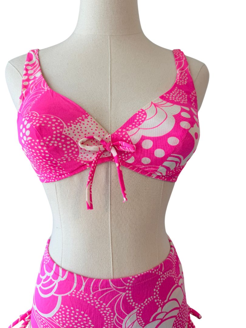 PM107 1960s Rose Marie Reid pink & white mod print 2pc bikini