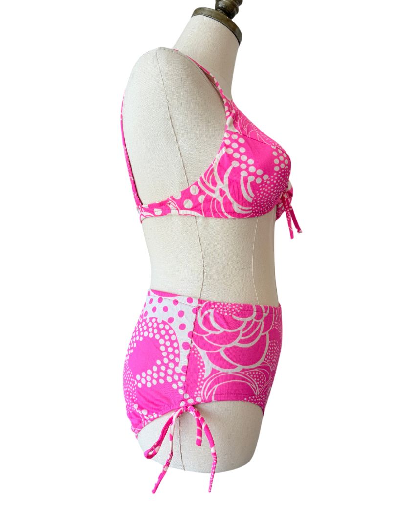 PM107 1960s Rose Marie Reid pink & white mod print 2pc bikini