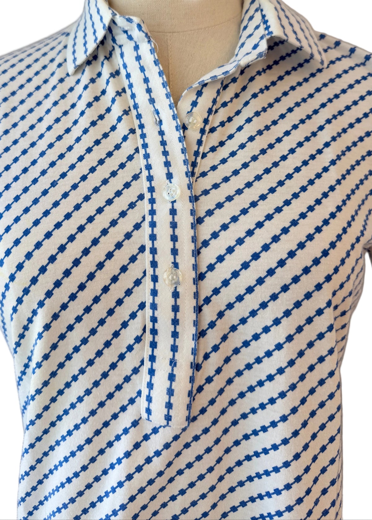 1970s Leon Levin White Cotton Square Link Print 3/4 Button-Front Collared T-Shirt