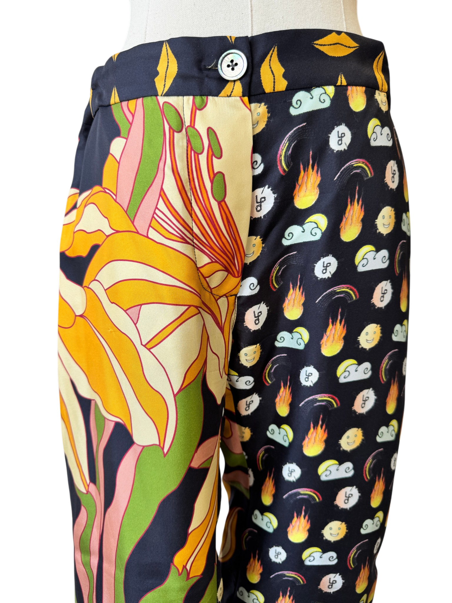 La Prestic Ouiston Silk Whimsical Print Pants