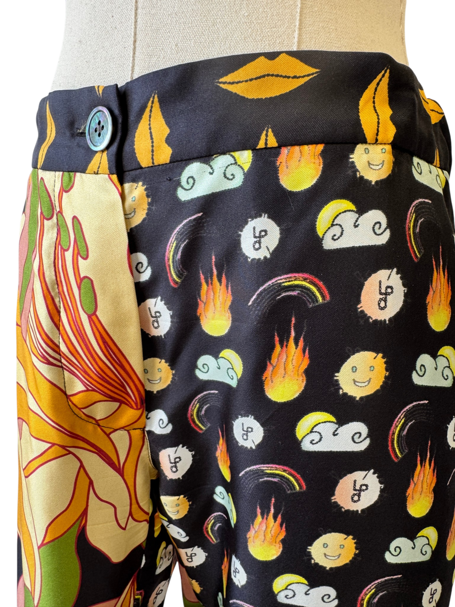 La Prestic Ouiston Silk Whimsical Print Pants