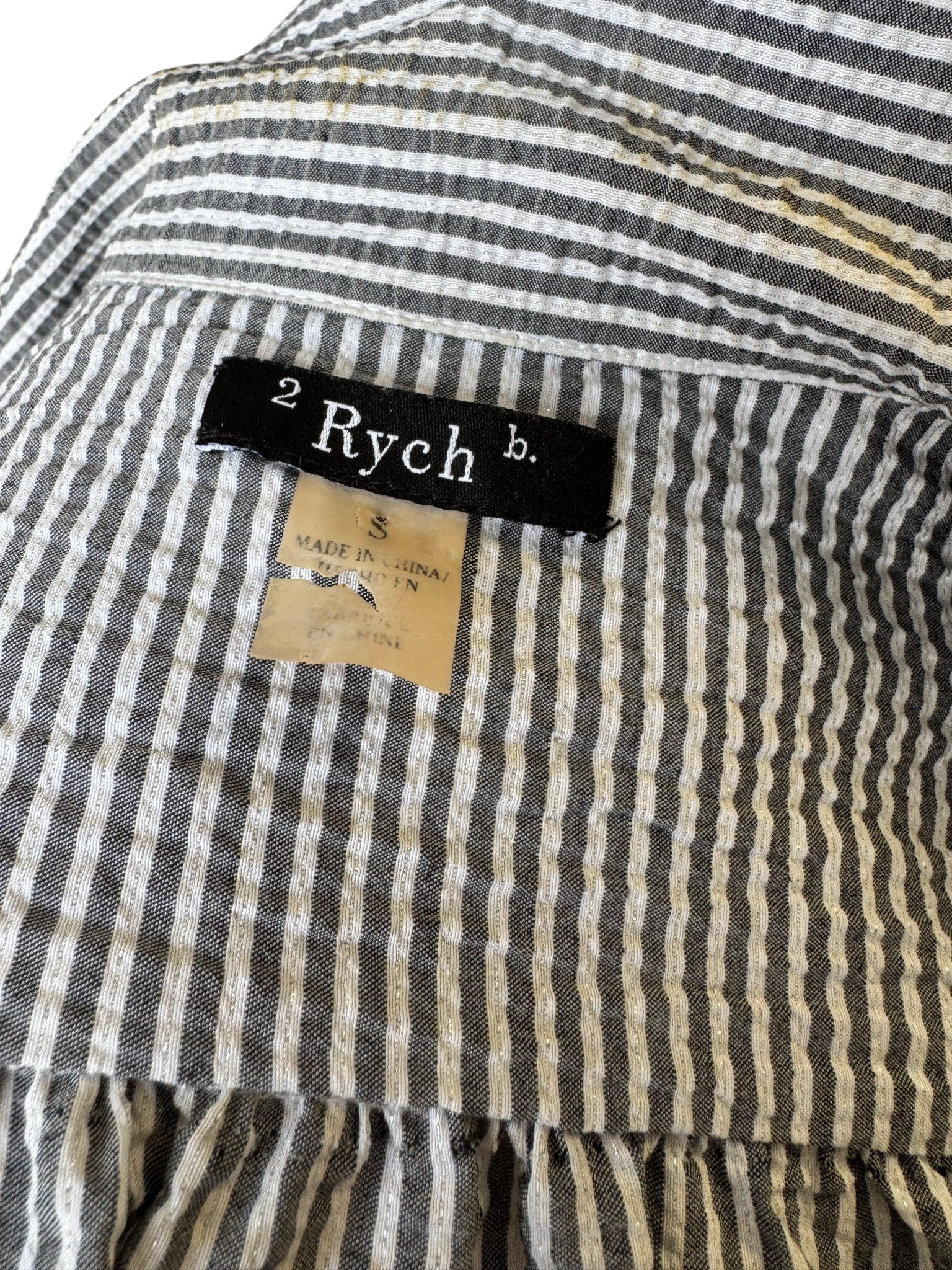2 Rych Button-Front Seersucker Blouse with Balloon Sleeves