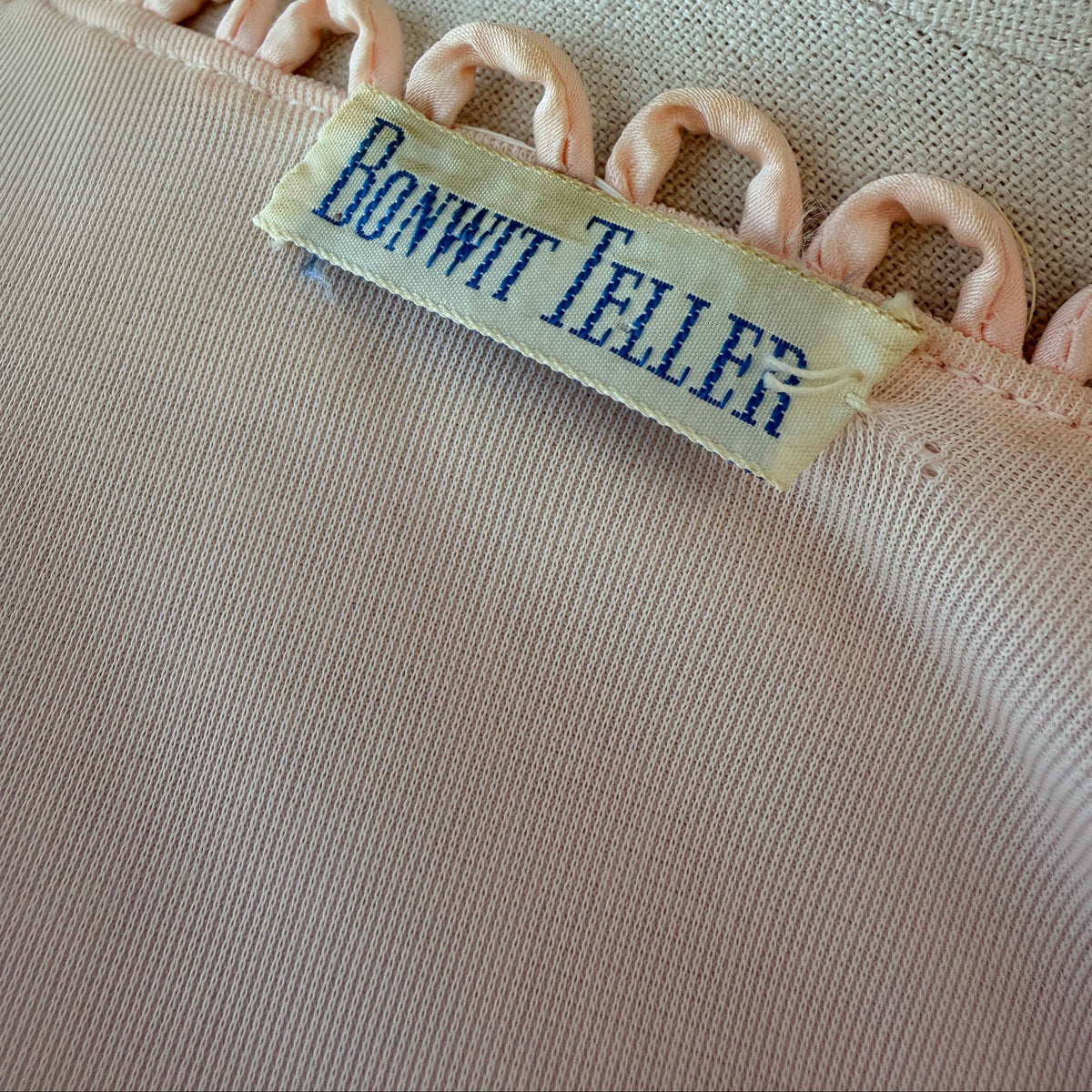 1950s Bonwit Teller Pink Quilted Cropped Bed Jacket with Scalloped Ribbon Neckline