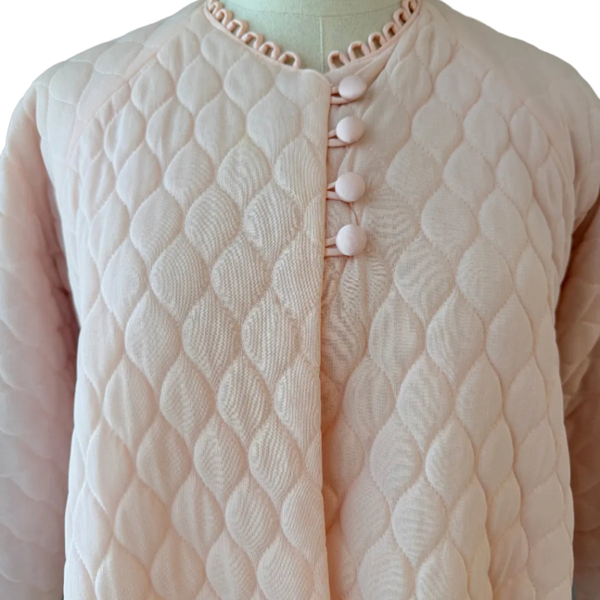 1950s Bonwit Teller Pink Quilted Cropped Bed Jacket with Scalloped Ribbon Neckline