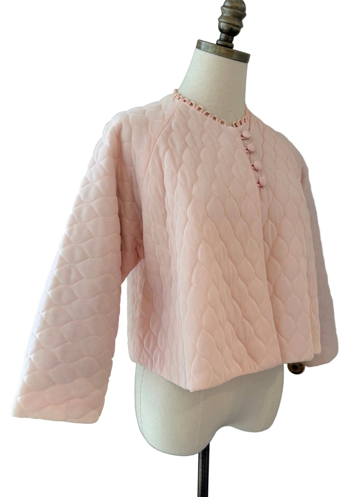 1950s Bonwit Teller Pink Quilted Cropped Bed Jacket with Scalloped Ribbon Neckline