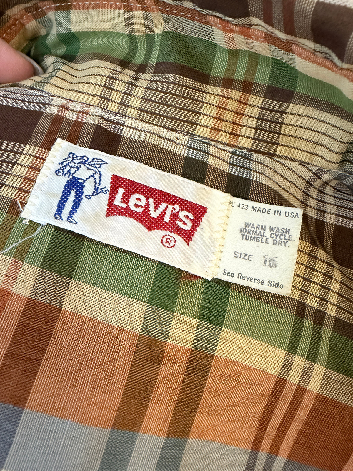 1970s Levi’s Plaid Button-Front Shirt with Dagger Collar & Front Pockets