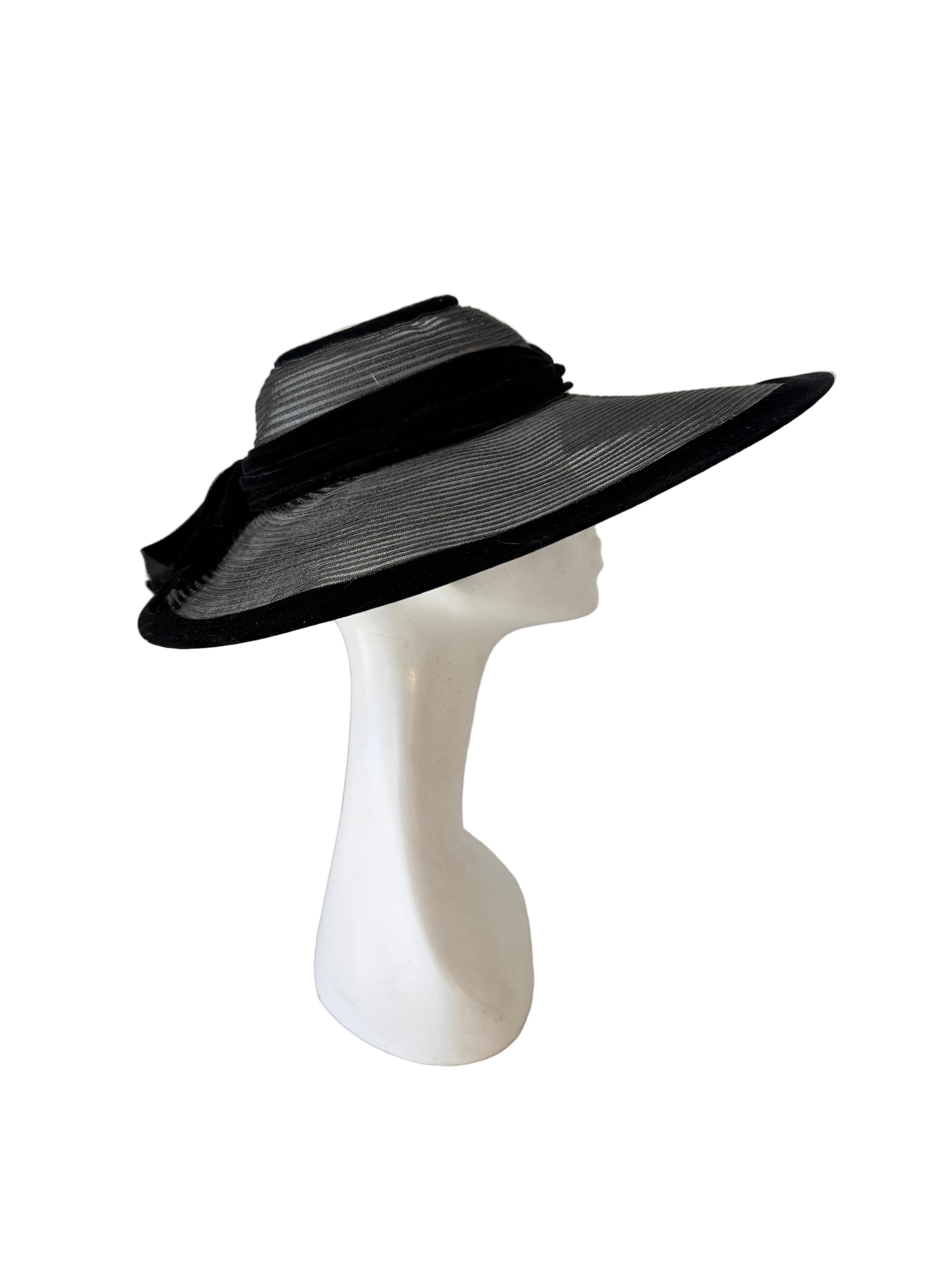 1950s Black Mesh Open-Top Cartwheel Hat with Velvet Trim and Bow