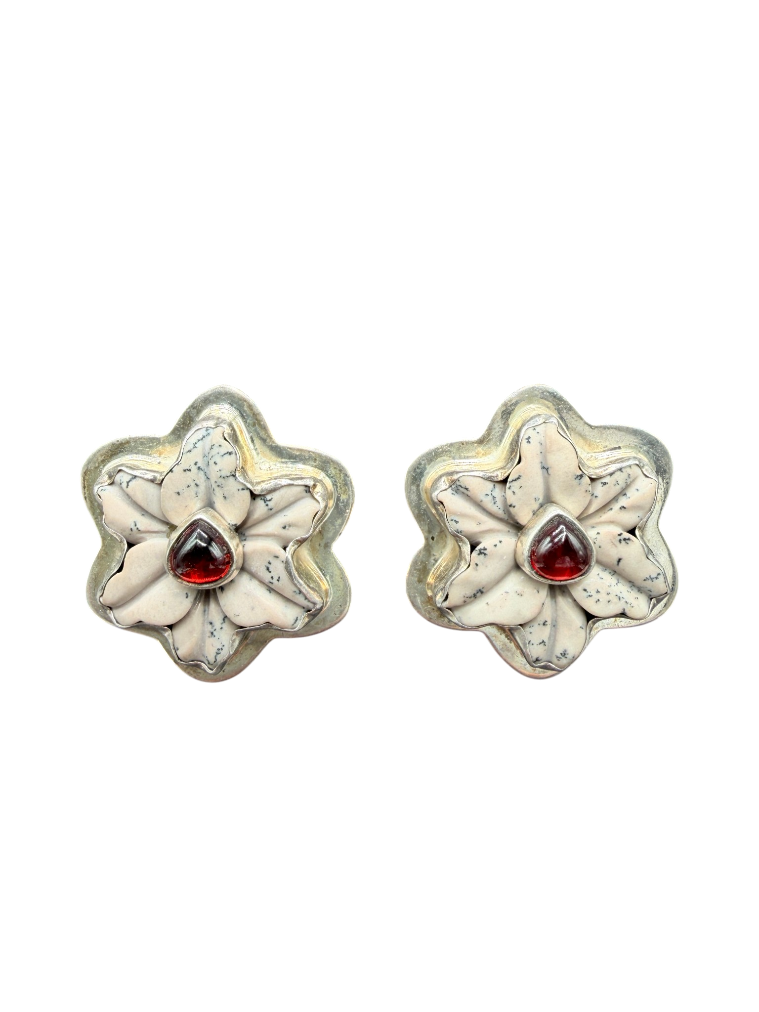 1980s Amy Kahn Russell Sterling Silver Flower Earrings with Dendritic Agate and Garnet