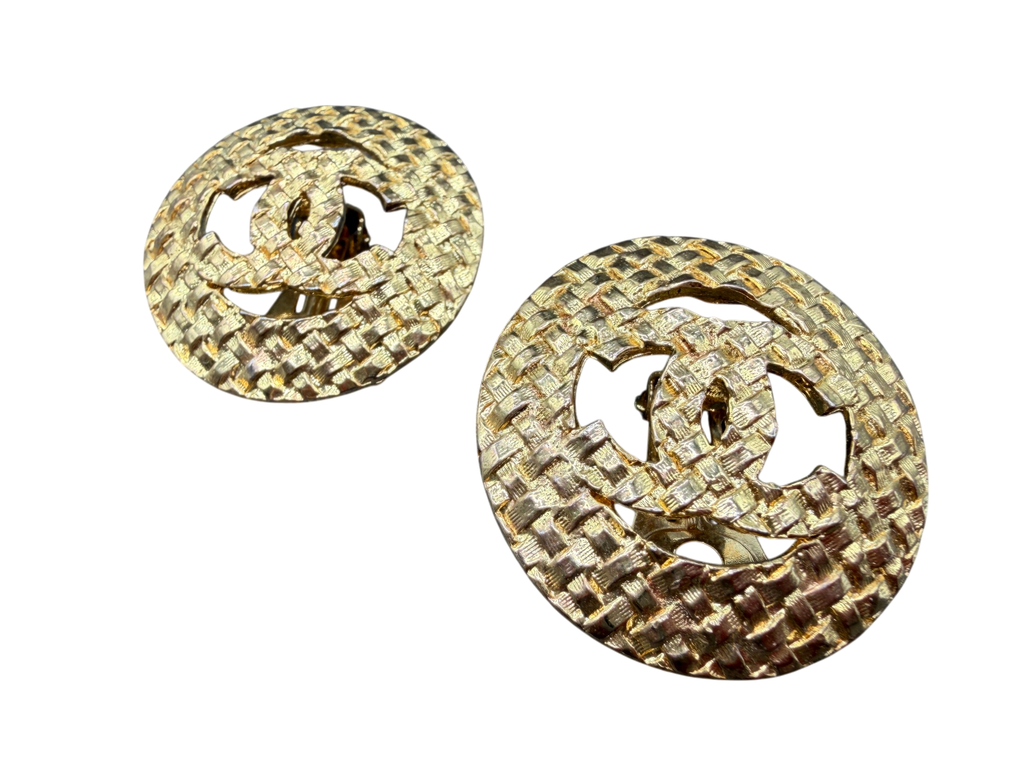 1990s Chanel Gold-Tone Basketweave Circle Clip Earrings with Double C