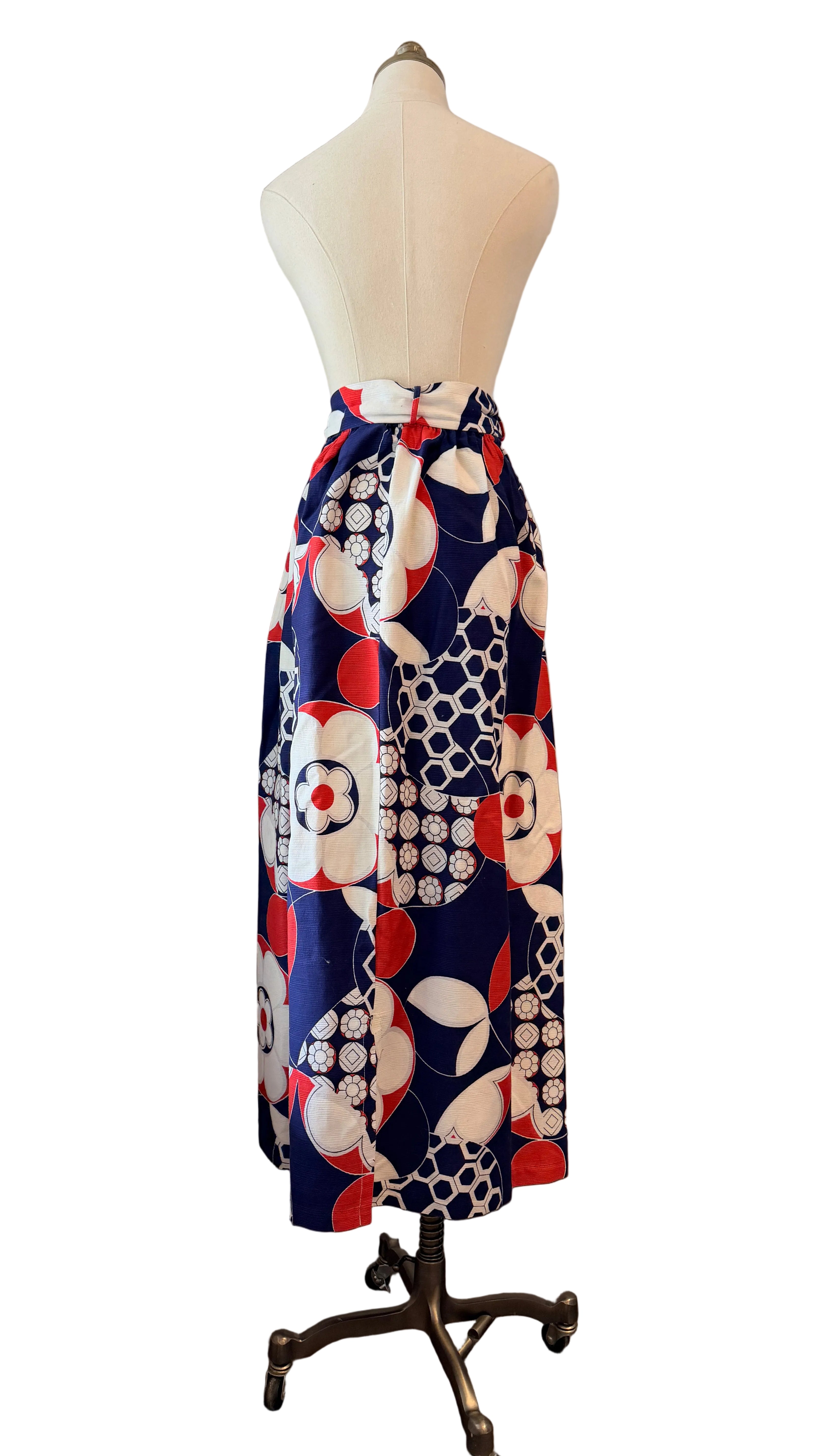 1970s Sears, Roebuck and Co. At Home Wear Hawaiian Tiki Floral Maxi Skirt with Matching Belt