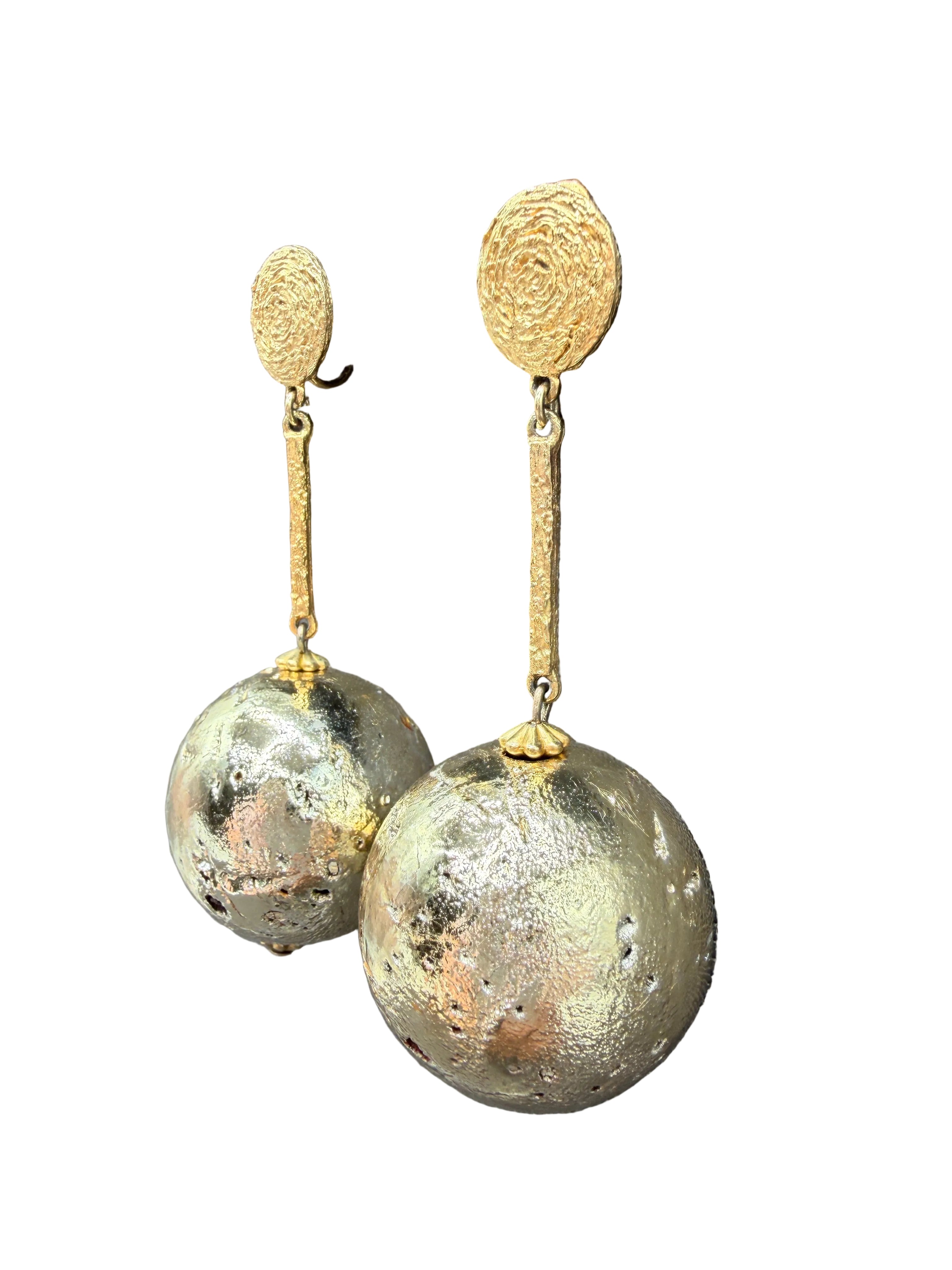 1960s ART Gold-Tone Textured Circle Stud Earrings with Bar Spacer & Ball Dangle