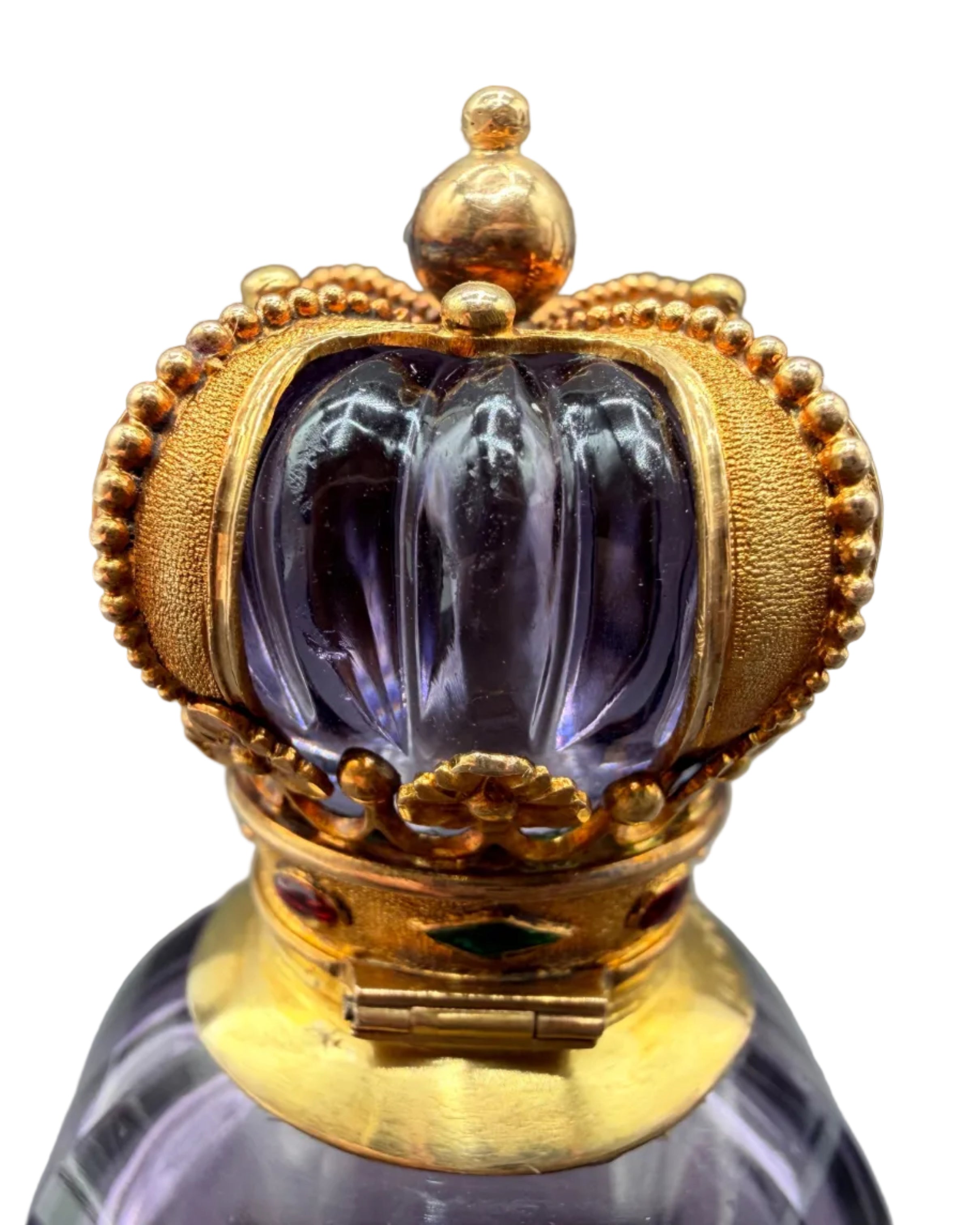 Rare c.1890–1925 Continental 14K Gold-Mounted Faceted Amethyst Glass & Cut Crystal Scent Bottle with Guilloché detail Crown Stopper